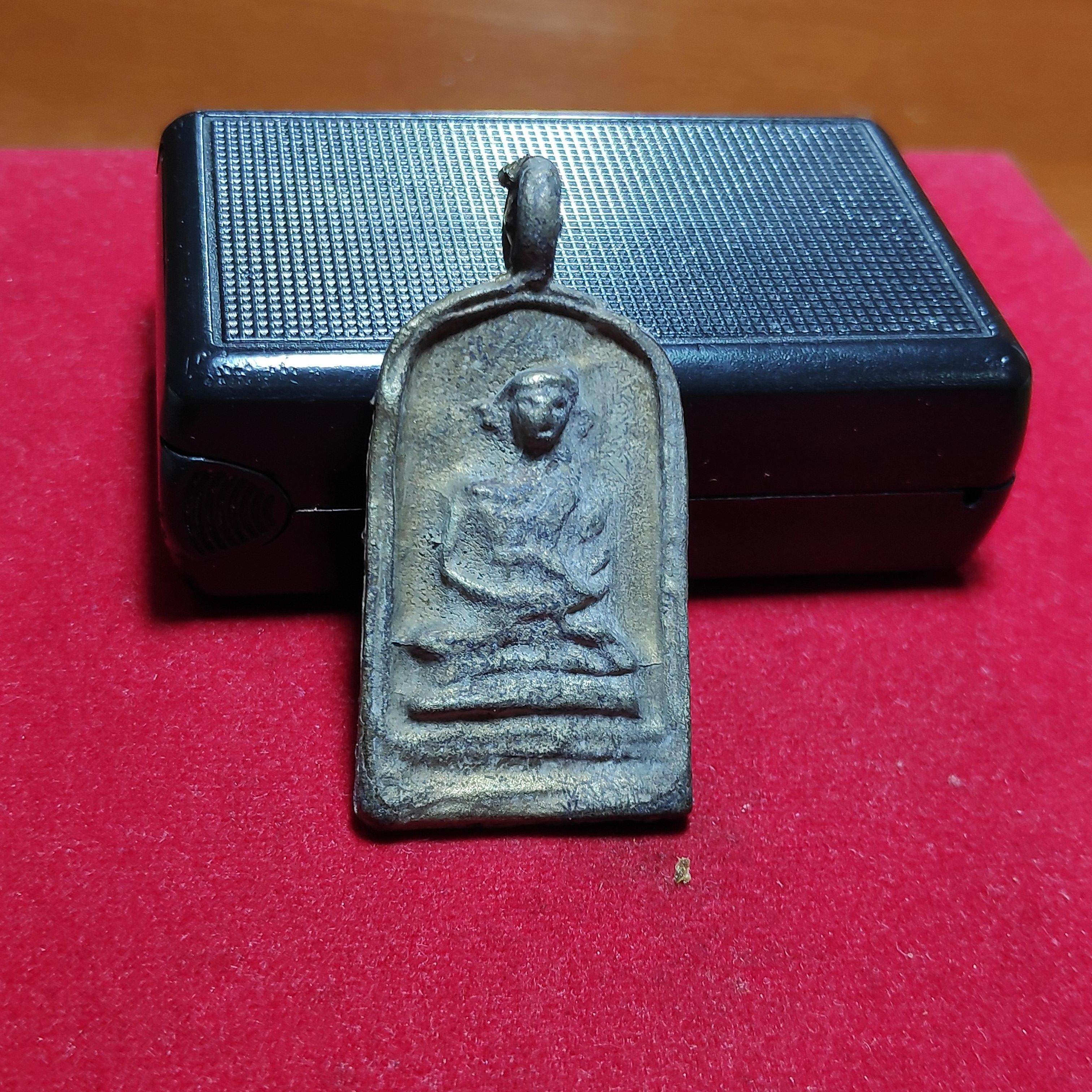 เหรียญหล่อจอบใหญ่หลวงพ่อไปล่ออกวัดสิงห์