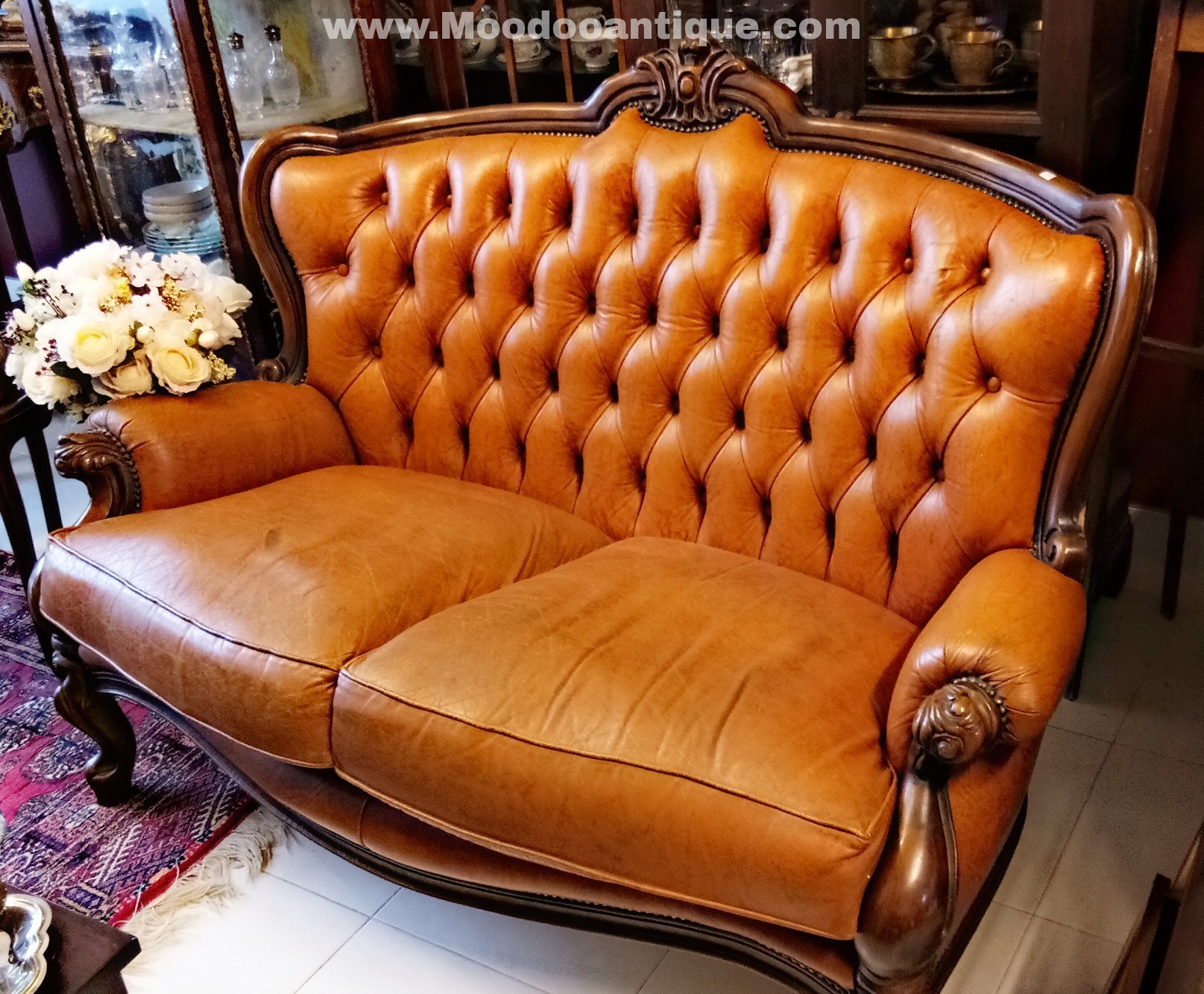 โซฟาหนังวัวจากฝรั่งเศส