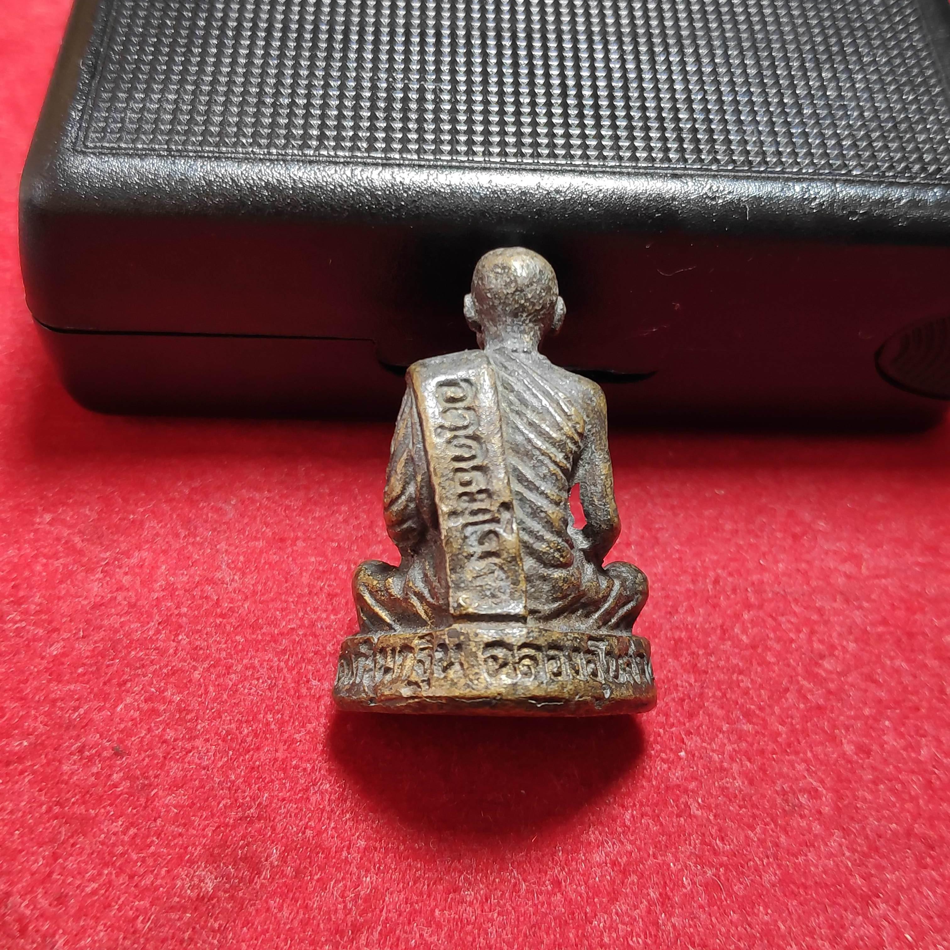 รูปหล่อหลวงพ่อเพี้ยนวัดเกริ่นกฐินรุ่นฉลองอุโบสถปี2549