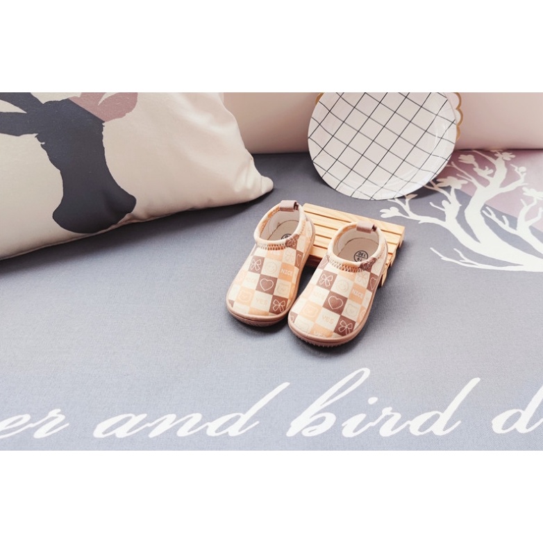 รองเท้าเด็กกันล้ม ลายยิ้ม(E89)