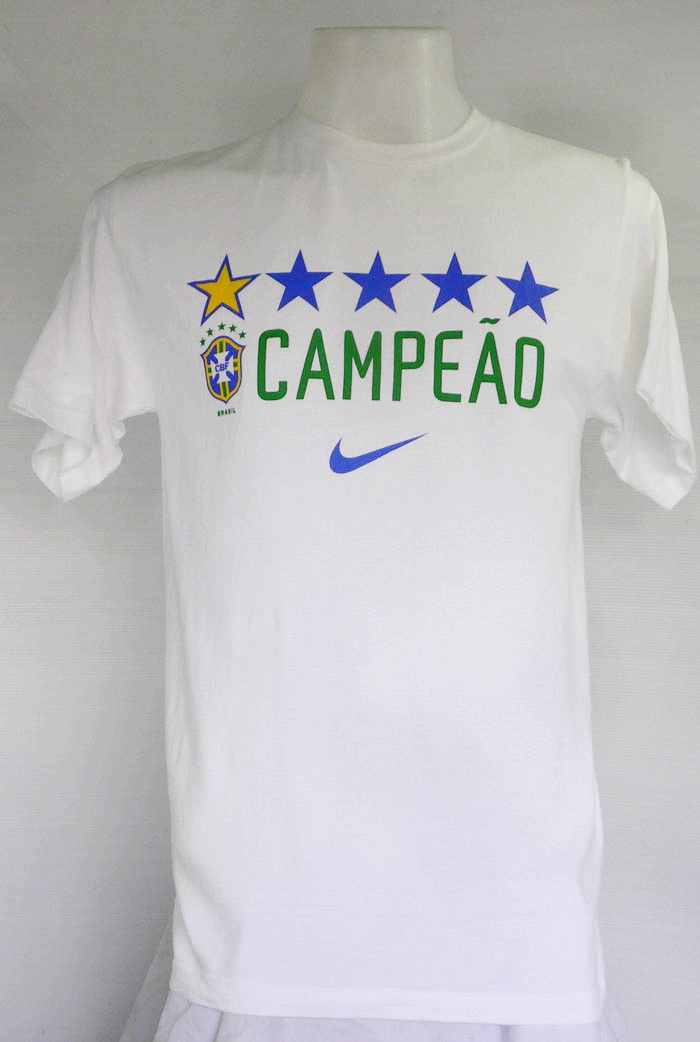 เสื้อยืดฟุตบอล NIKE ทีมชาติ BRASIL แชมป์ 5 สมัย ปี 2002 ไซส์ S รอบอก 38นึ้ว