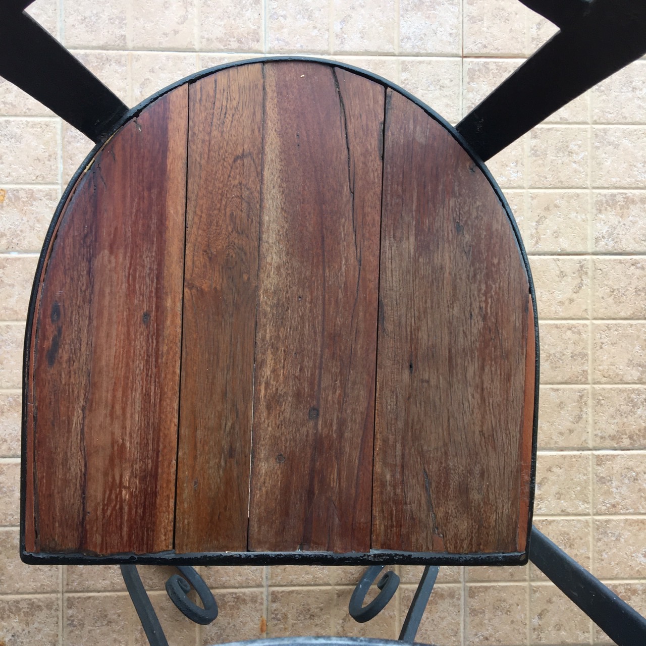 ชุดโต๊ะเก้าอี้เหล็กดัดงานเก่า