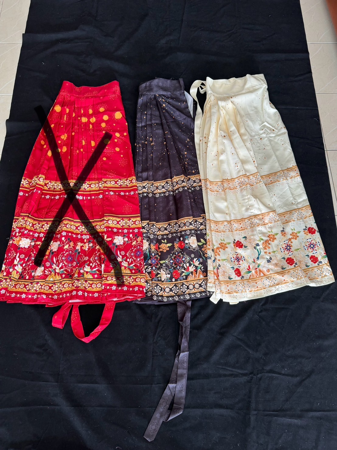 กระโปรงหม่าเมี่ยนยาว สีครีม