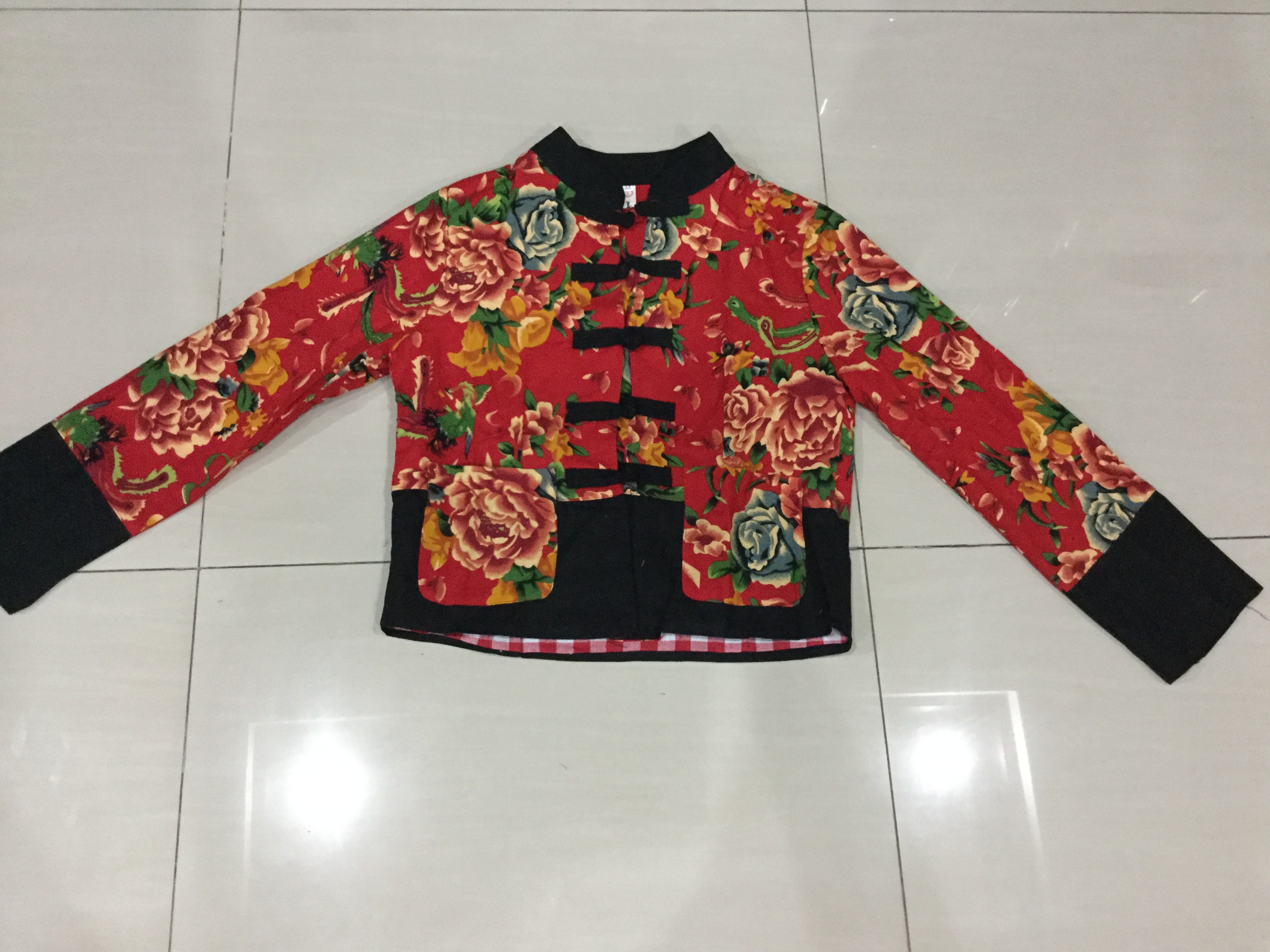 เสื้อผ้าฝ้ายแขนยาว สีแดงดอกโบตั๋น รหัส GR 49 สินค้าพร้อมส่ง