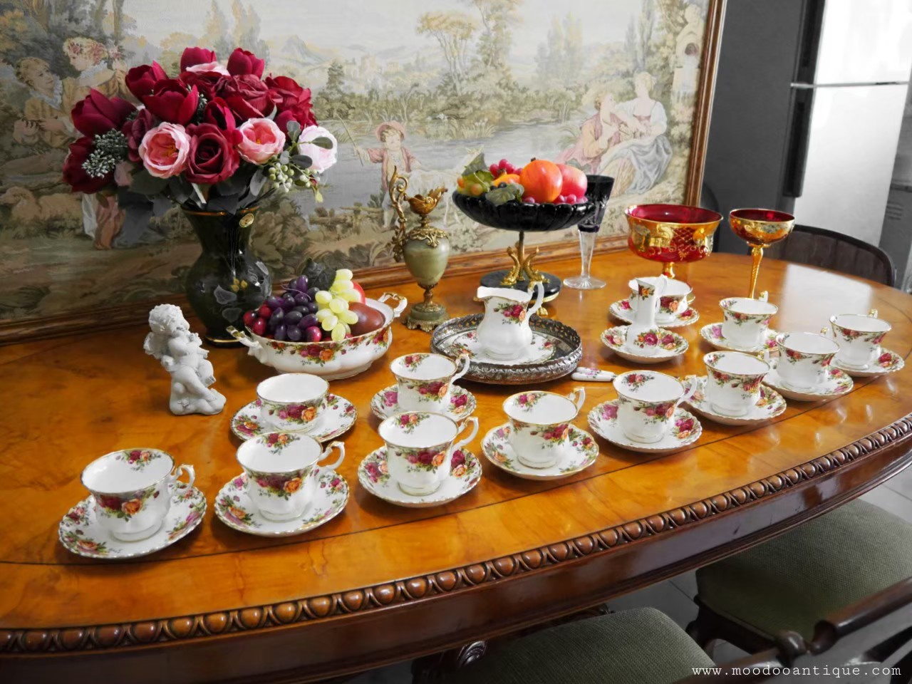 Old Country Roses Royal Albert bone