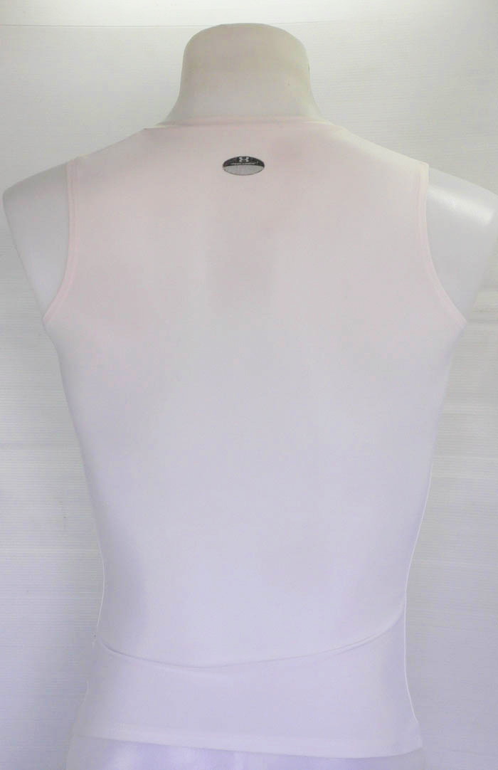 เสื้อรัดกล้ามเนื้อ UNDER ARMOUR คอวี แขนกุด ไซส์ M
