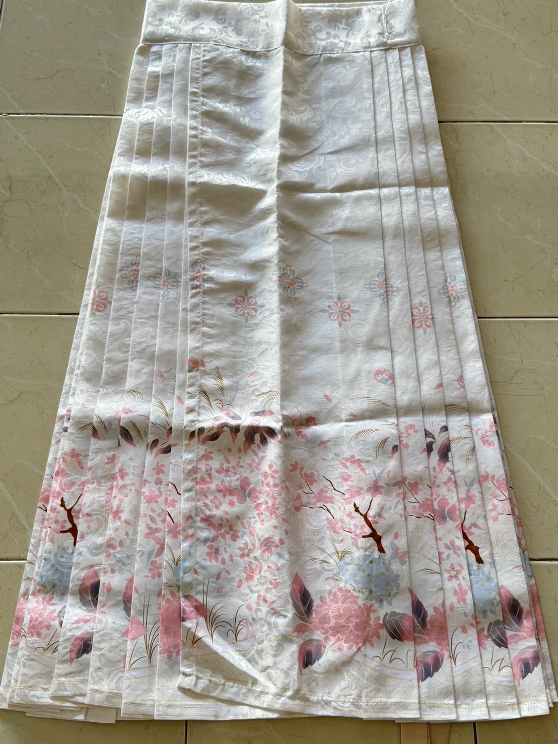 กระโปรงหม่าเมี่ยนยาว สีขาวชมพู รหัส 358