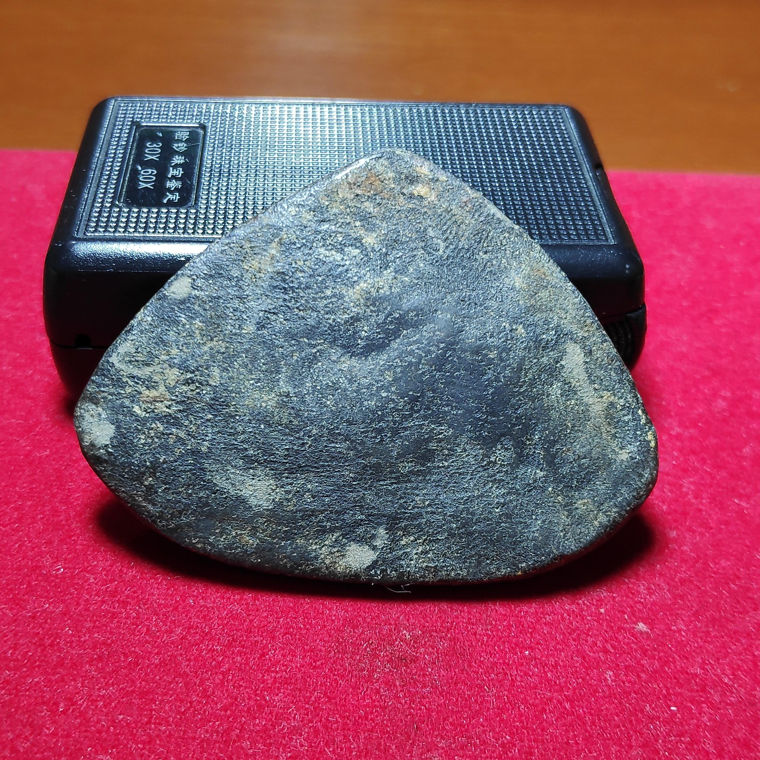 พระราหูเนื้อผงผสมกะลาหลวงพ่อน้อยหลวงพ่อปิ่นวัดศรีษะทอง