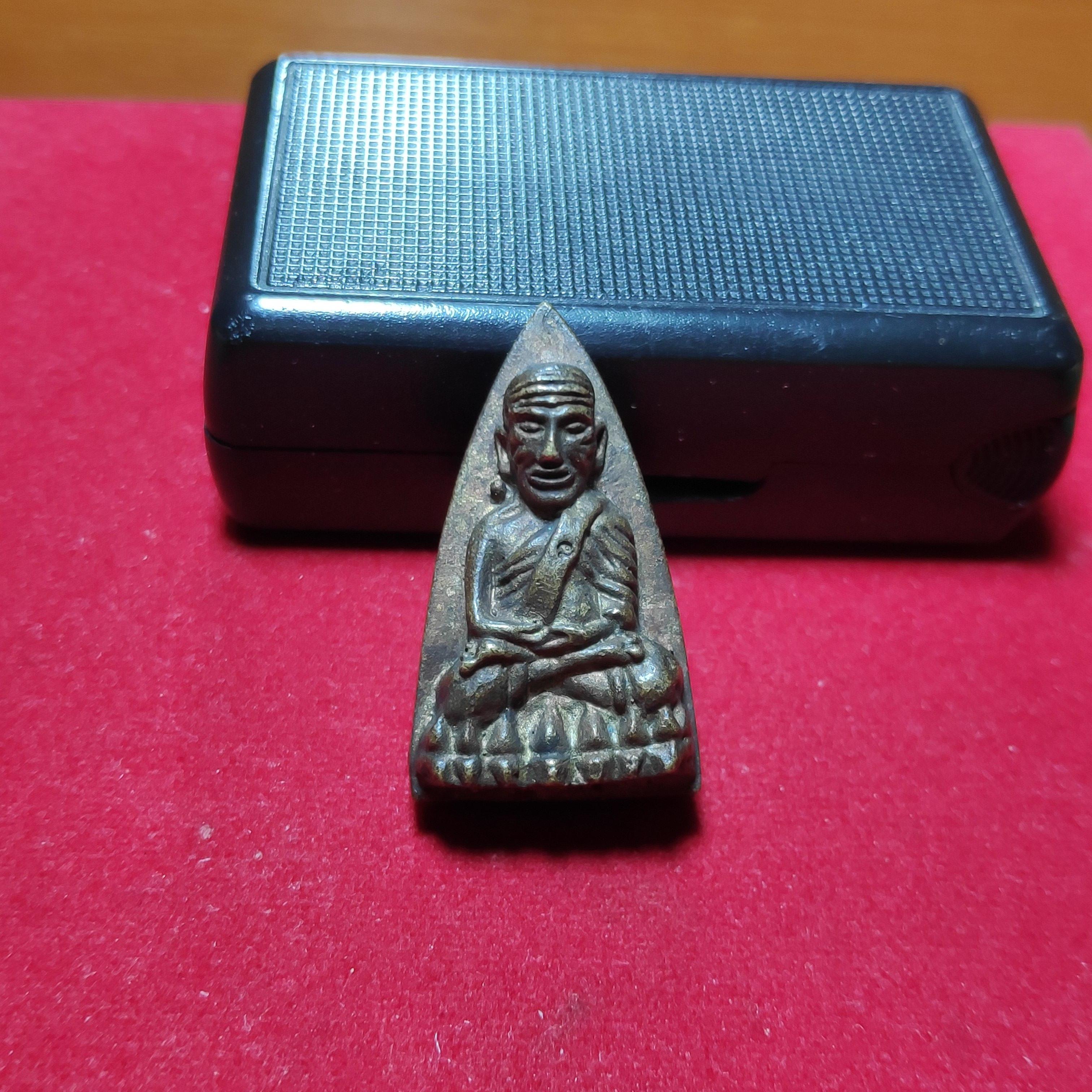 รูปหล่อหลวงปู่ทวดพิมพ์2หน้าสมเด็จญาณวัดบวรเเจกกรรมการปี2543