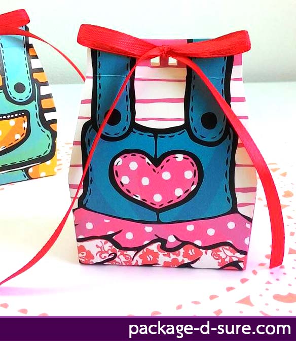 กล่องใส่ของชำร่วย ผูกโบว์ด้านหน้า 4.5x7x4.2 ลายเสื้อเอี้ยม ลายทาง