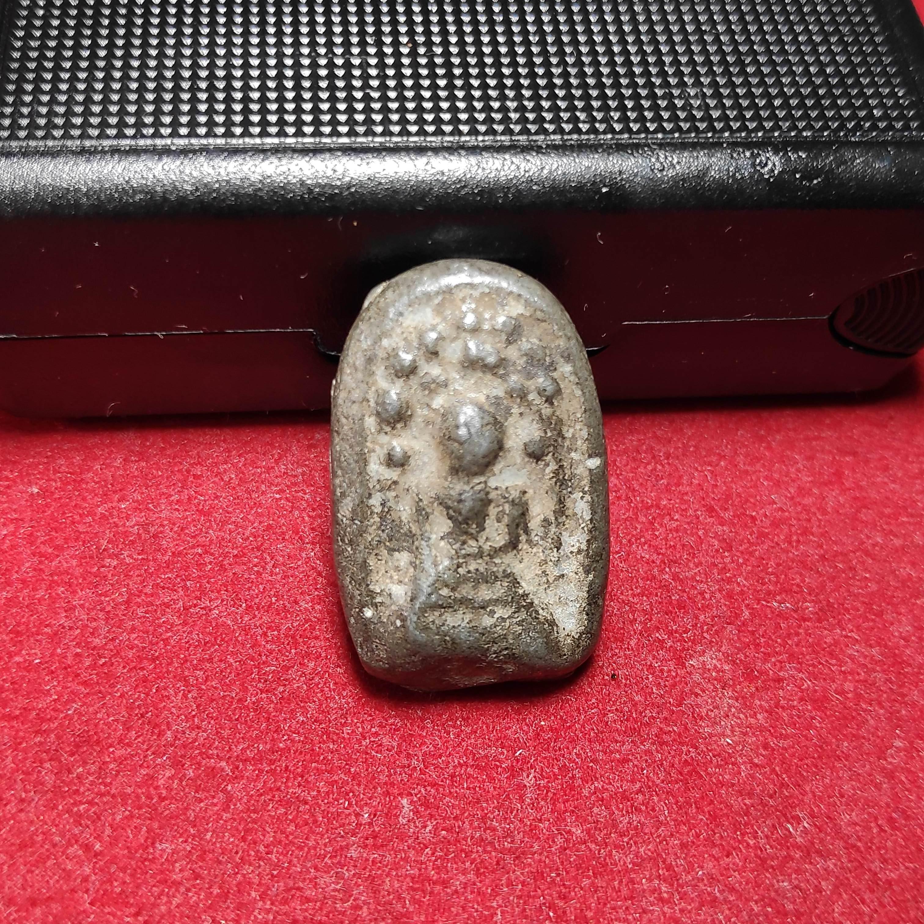 พระเศียรโล้นหลวงพ่อเนียมวัดน้อยพิมพ์2หน้าเนื้อตะกั่ว