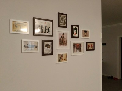 ชุดกรอบรูปติดผนัง Brown&White11 (History) กรอบรูปไม้สีขาวน้ำตาล 11 ชิ้น พร้อมภาพตามแบบและวัสดุติดตั้ง