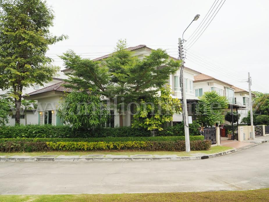 ขายบ้านเดี่ยว ม.สราญสิริ ท่าข้าม-พระราม2 แปลงหัวมุมซอยแรกของโครงการ