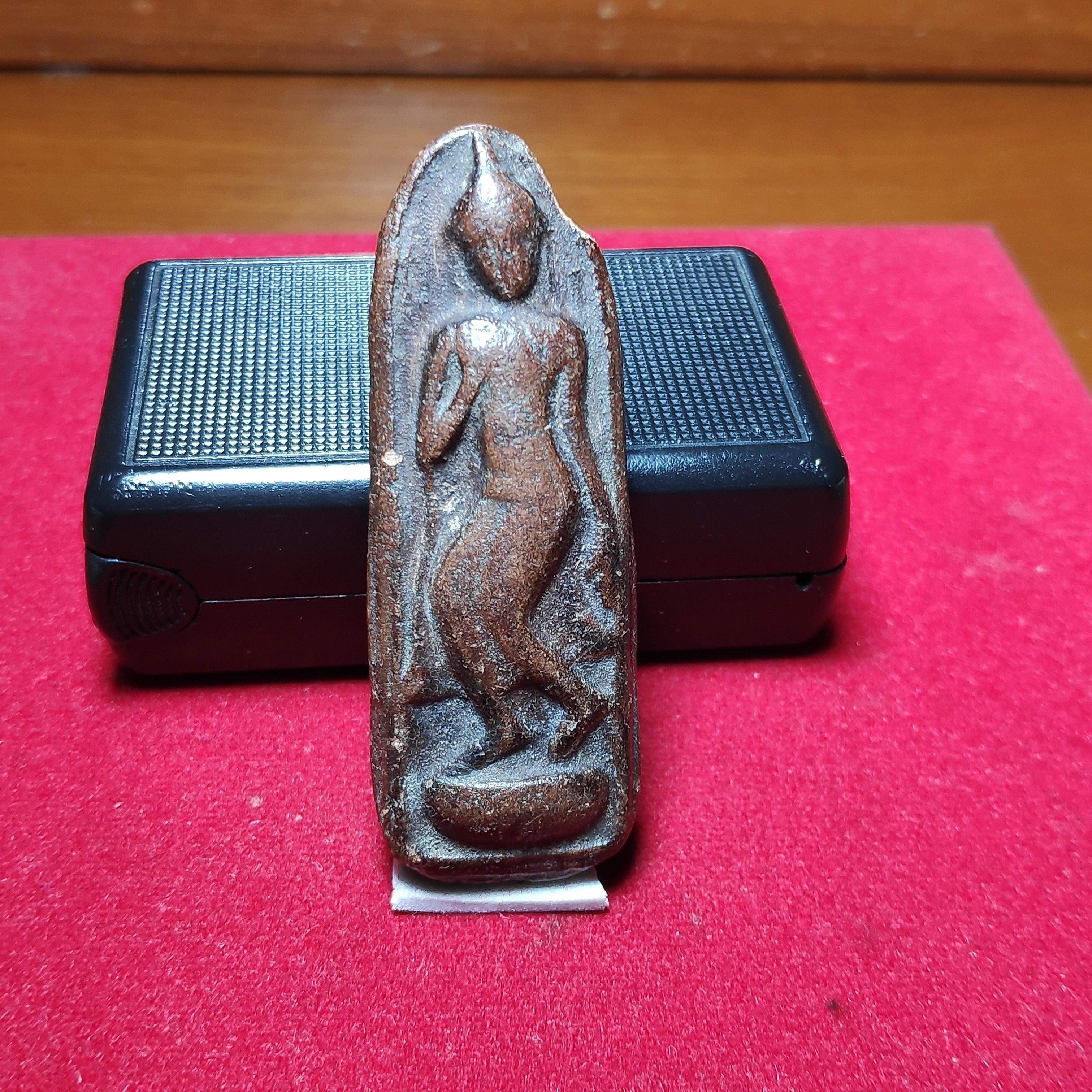 พระลีลาหย่องหลวงพ่อกวยเนื้อดิน