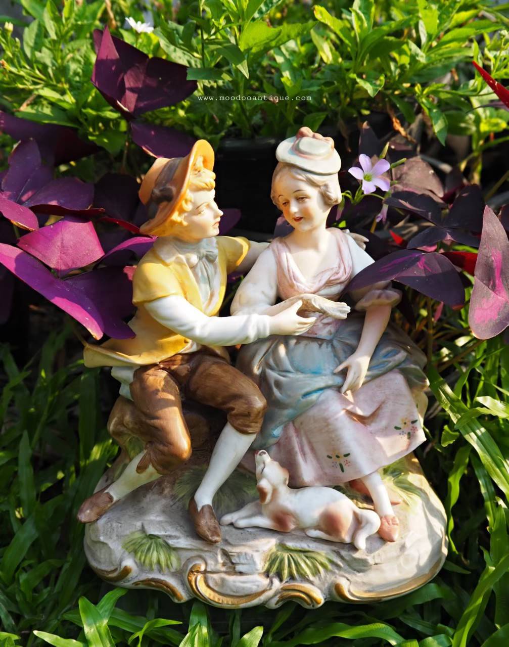 ตุ๊กตาพอร์ชเลนชายหนุ่มหญิงสาว