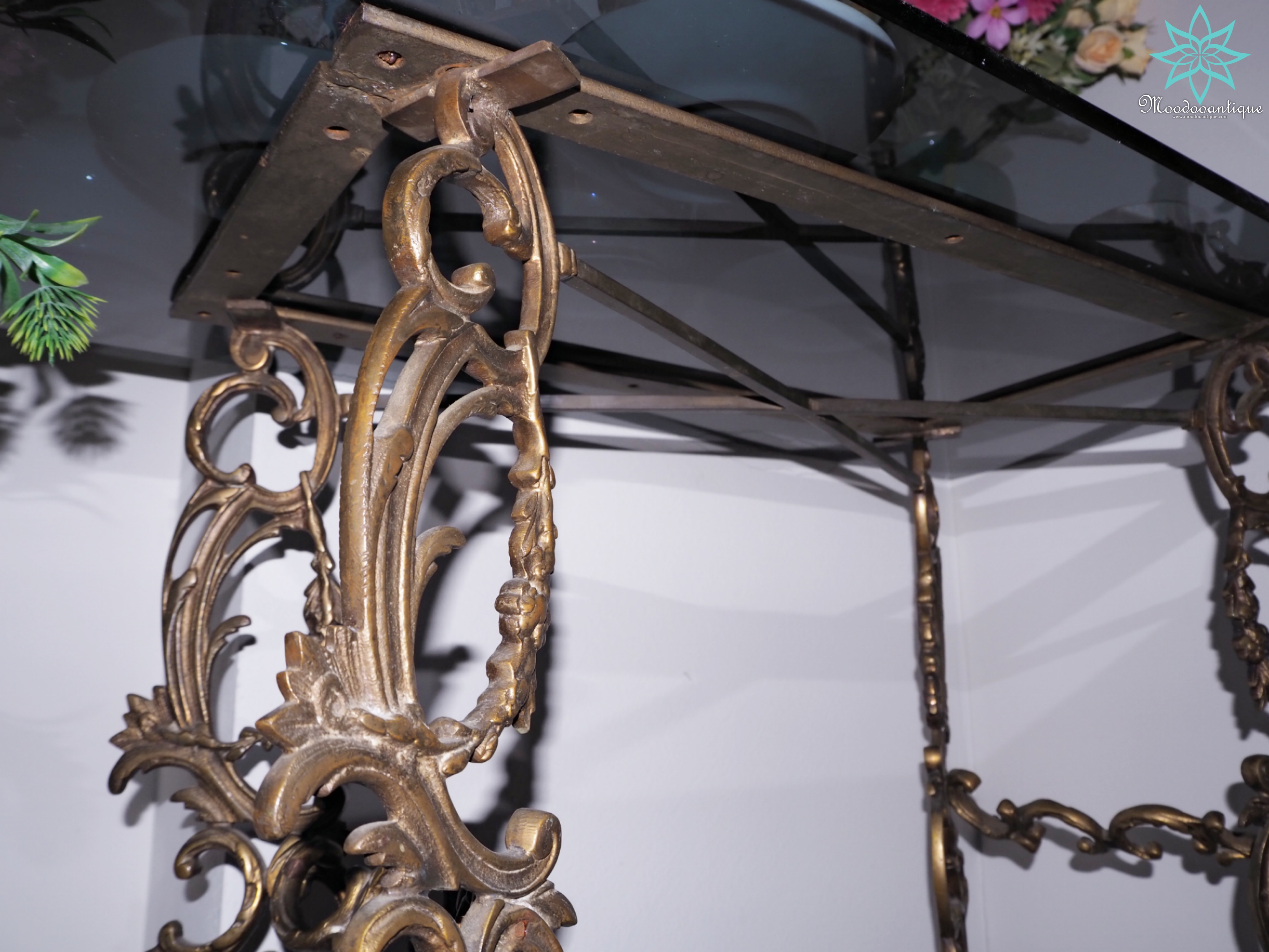 โต๊ะกระจกทองเหลืองฝรั่งเศส