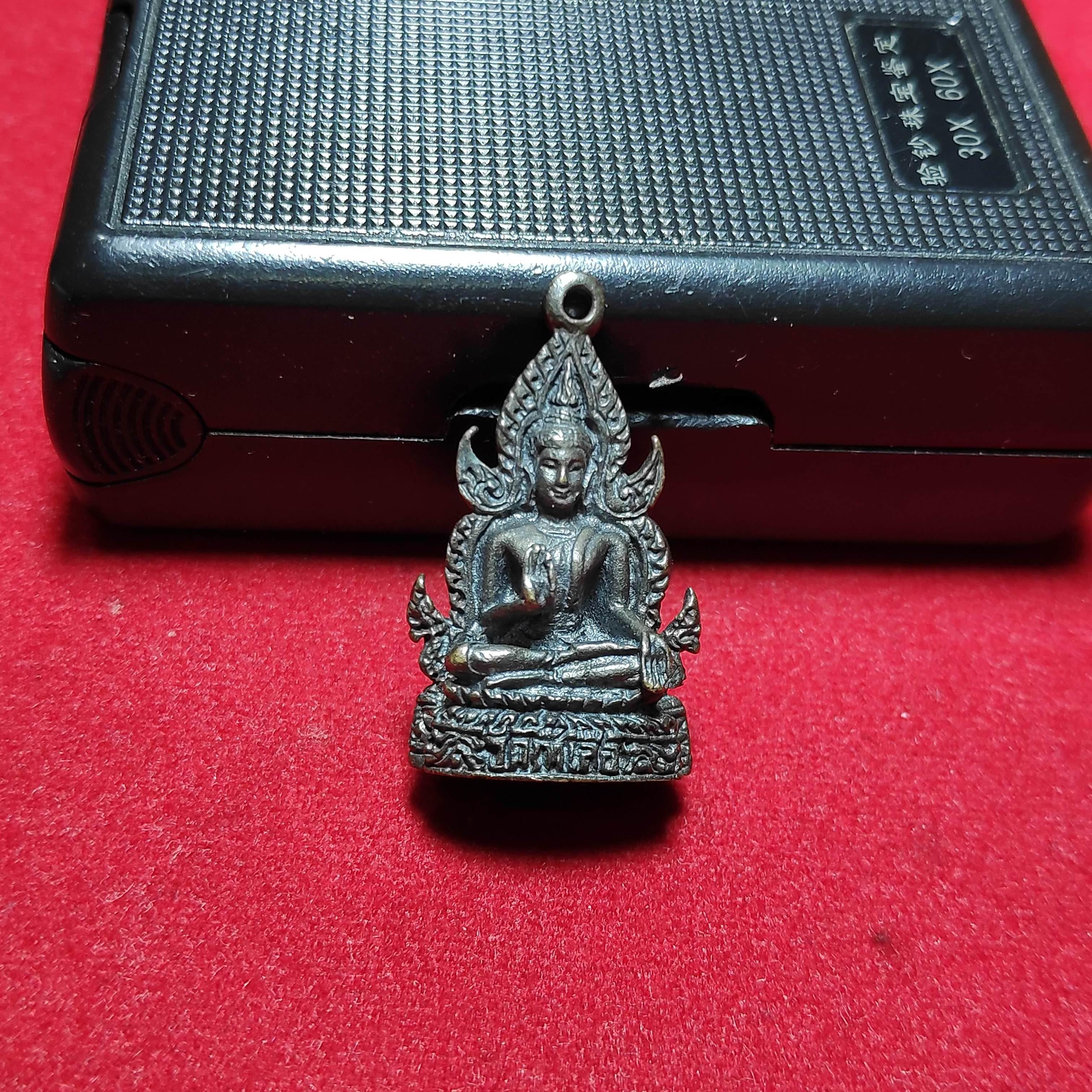 รูปหล่ออุดกริ่งพระพุทธชินราชหลังหลวงพ่อชื่น