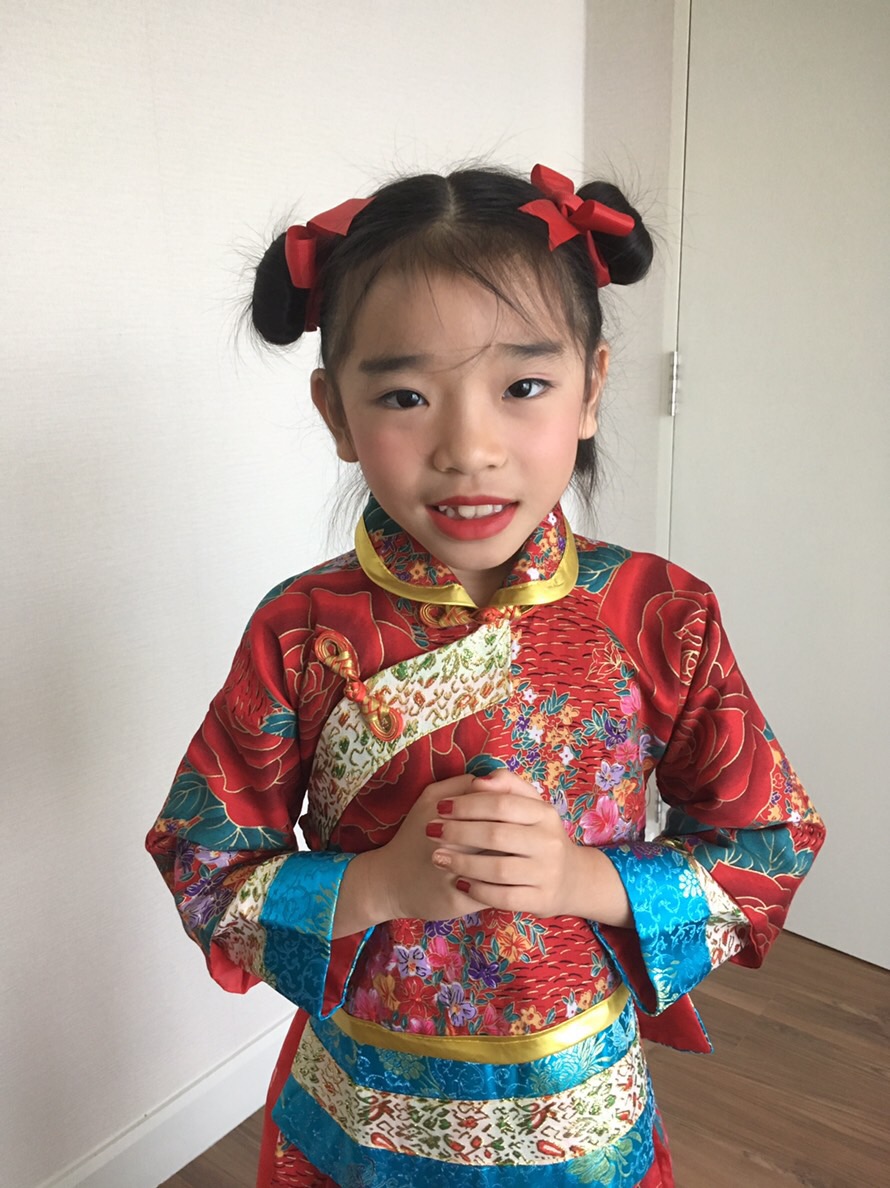 ชุดจีนเด็กสีแดง . รหัส TA 100