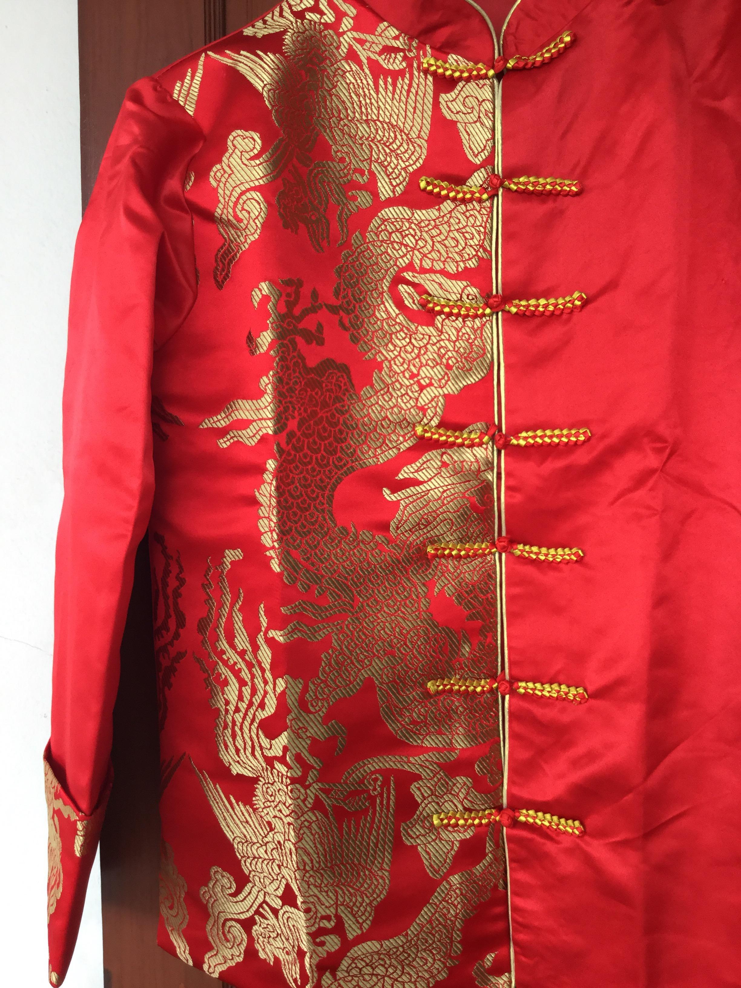 เสื้อจีนผู้ชายสีแดงลายมังกร สีทอง ZH135