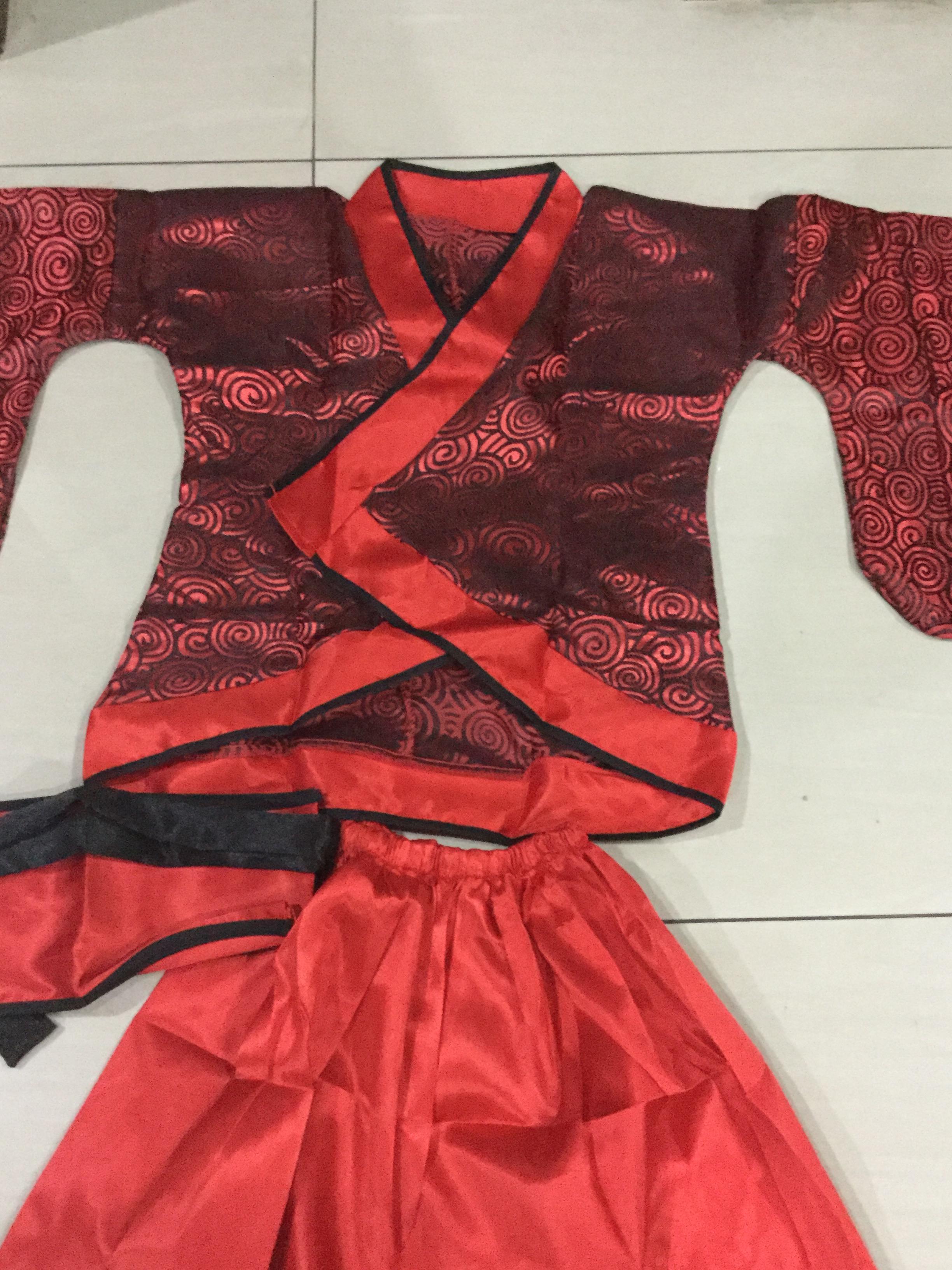 ชุดจีนราชวงศ์ถัง สีแดงลายดำ รหัส SF 39