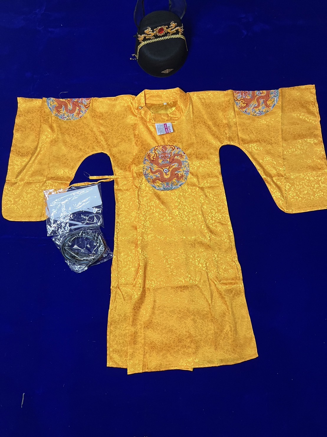 ชุดฮ่องเต้แมนจู สีเหลืองลายปัก รหัส HF 135