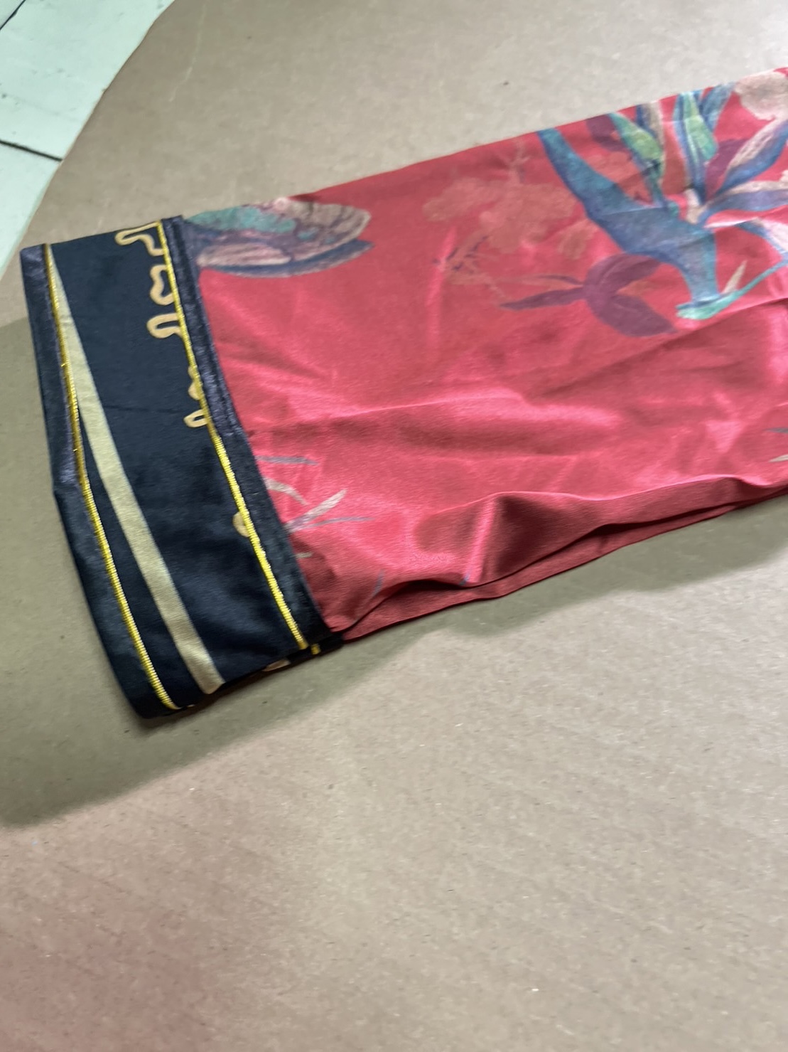 เสื้อไหมผสมโทเร สไตล์จีนโบราณ แขนสามส่วน สีแดง รหัสLB 79 สินค้าพร้อมส่ง