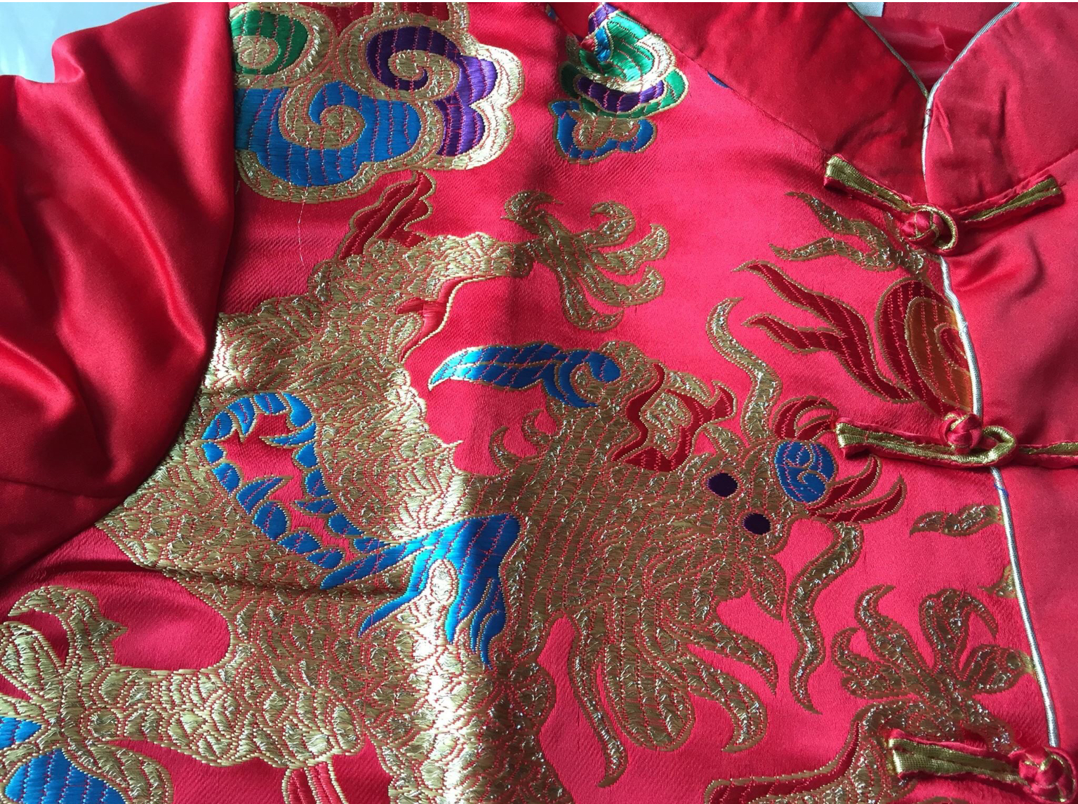 เสื้อจีนผู้ชายสีแดงลายมังกร สีทองน้ำเงิน ZH135