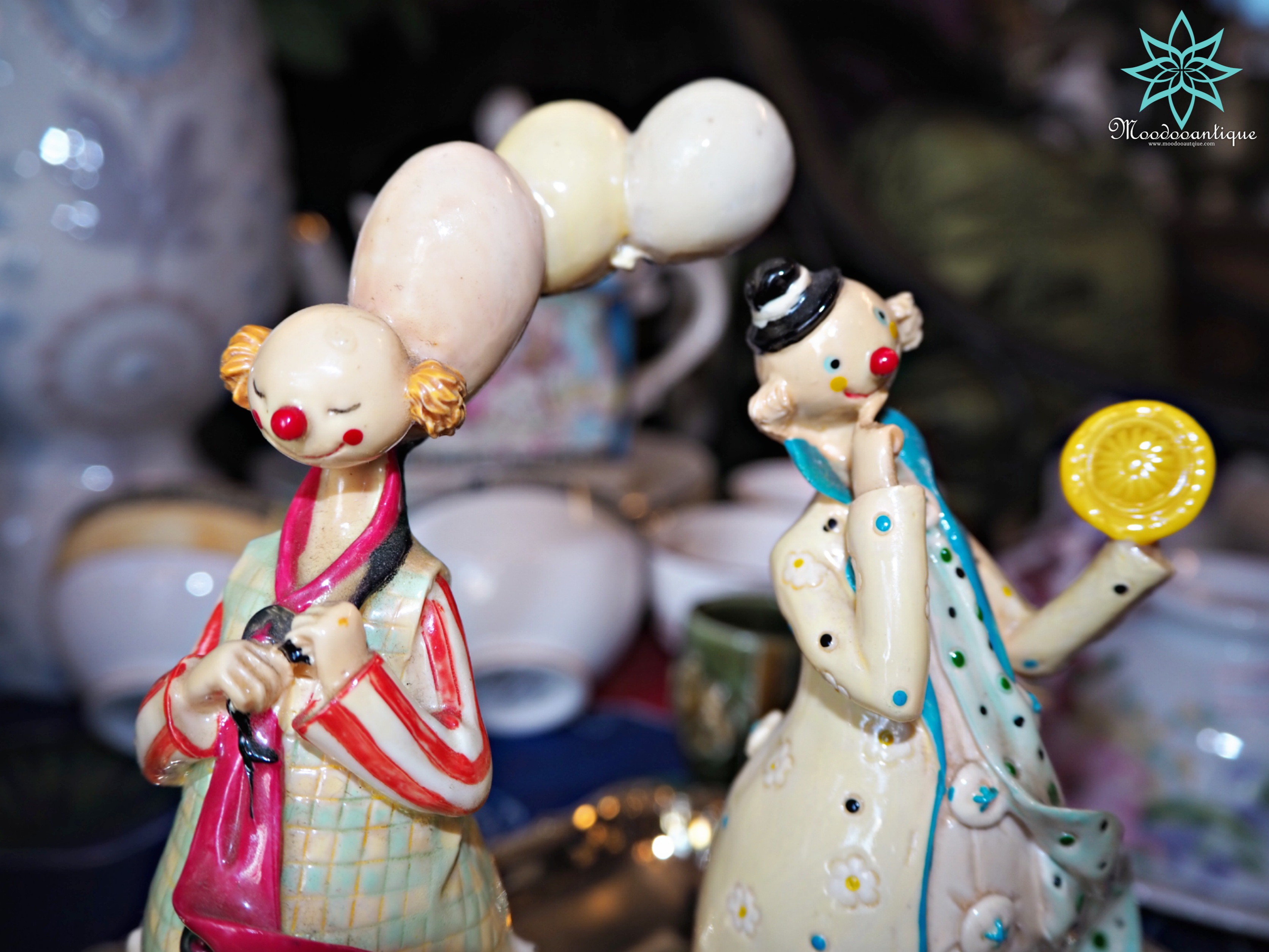 ตุ๊กตาตัวตลกดินปั้น