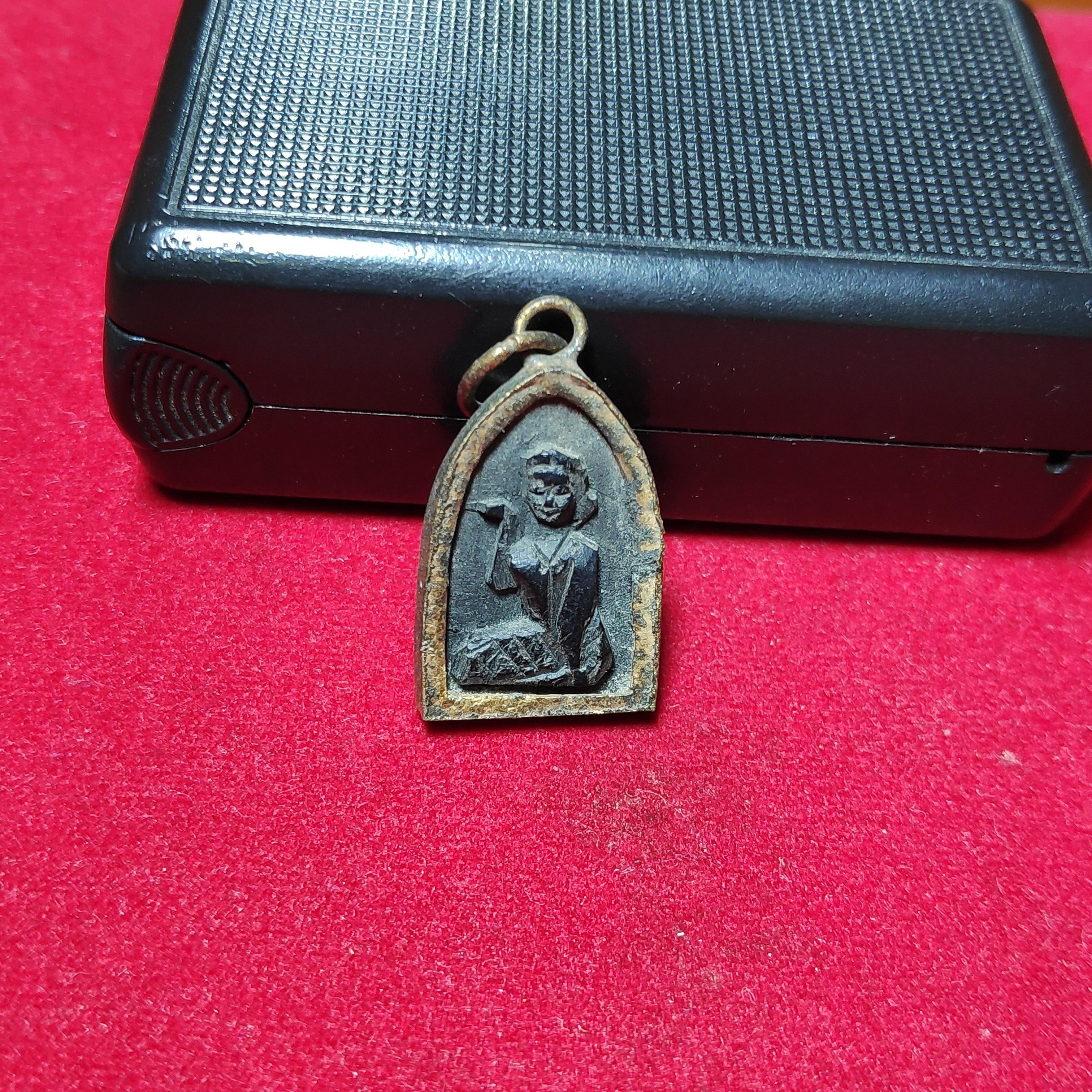 นางกวักไม้พญางิ้วดำหลวงพ่อกันวัดเขาเเก้ว