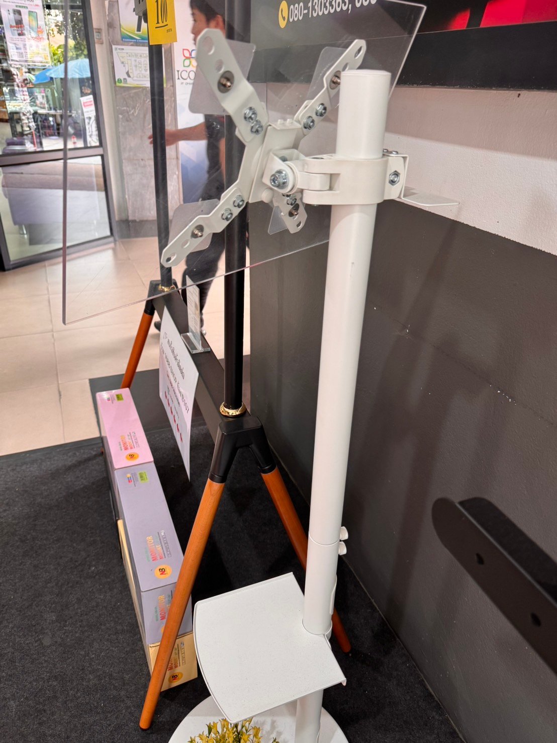 H1200 ขาตั้งจอมอนิเตอร์ รองรับ14-32“ รับน้ำหนักได้9KG หมุนจอ360องศา 1200สีขาว / 1200สีดำ