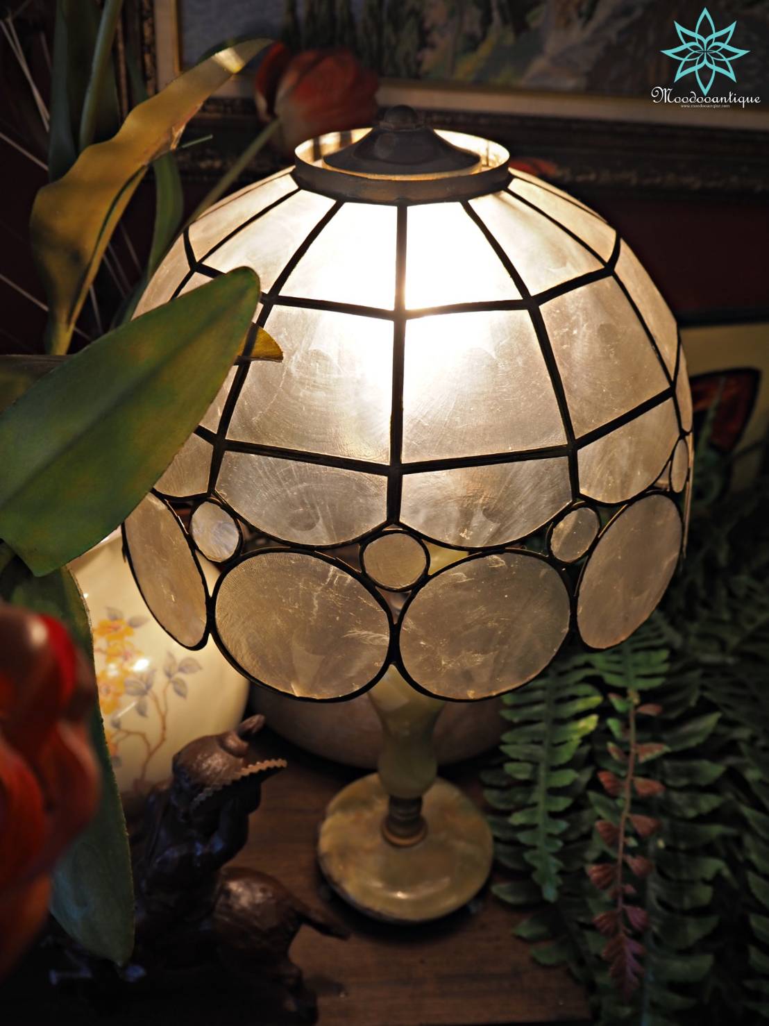 โคมไฟตั้งโต๊ะหินอ่อน