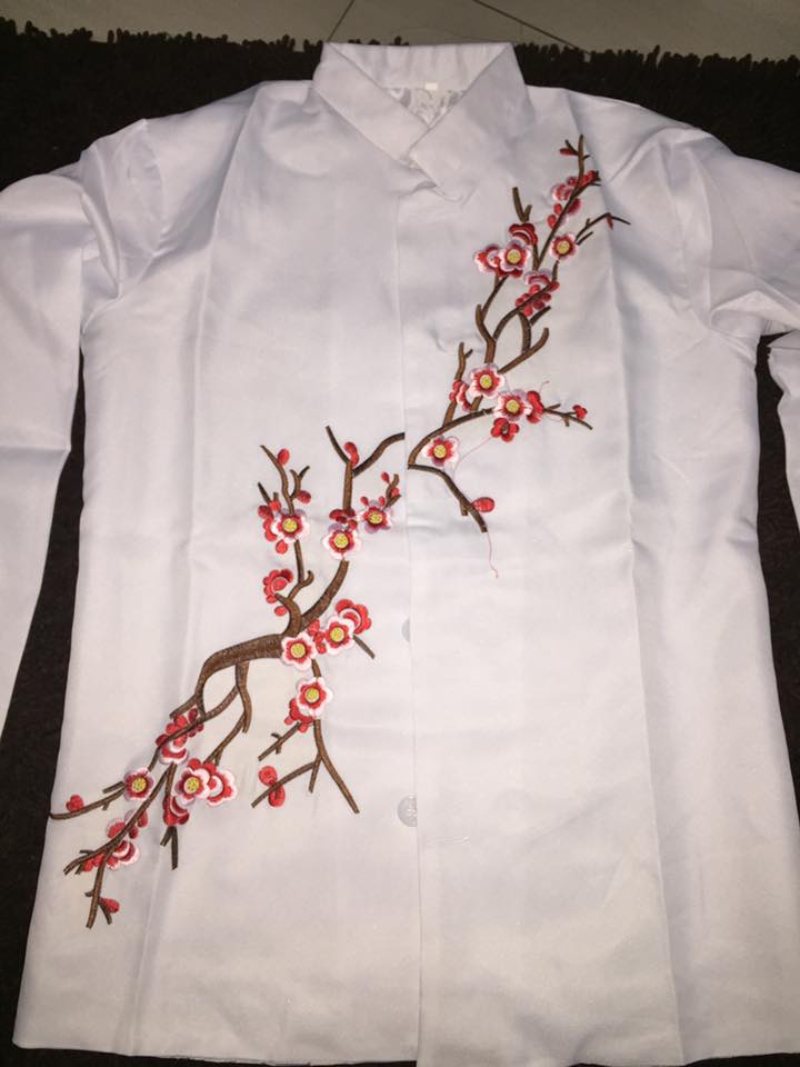 ชุดสูทสีขาว รหัส LE52. สินค้าพร้อมส่ง