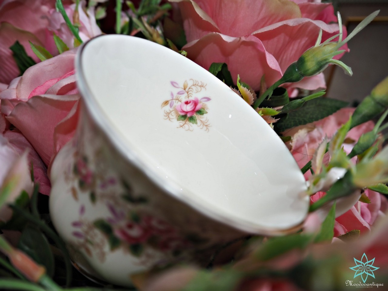 Royal Albert Bone China England Lavender Rose (ลายนี้เลิกผลิตแล้ว)