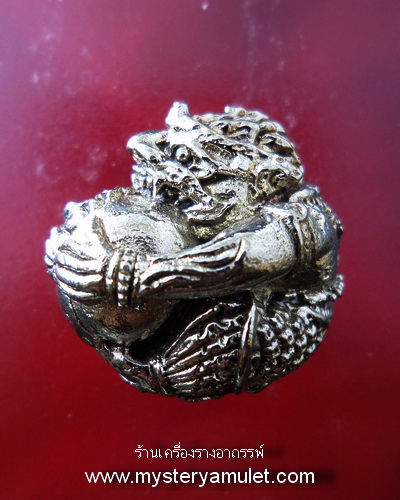 ลูกอมหนุมาน พิมพ์ใหญ่ เนื้ออัลปาก้า หลวงปู่ช้าง สำนักสงฆ์หนองยายเม้า จ. นครราชสีมา