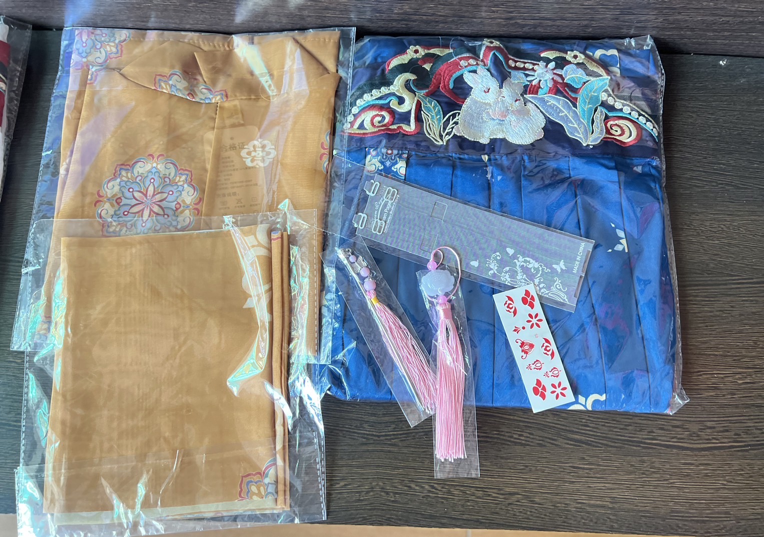 ชุดจีนฮั่นหญิง สีเหลืองน้ำเงิน รหัส VL 99