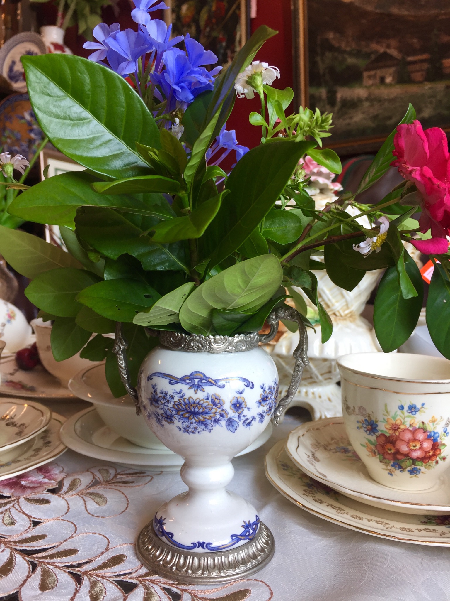 โถแจกันขอบเงินอังกฤษ