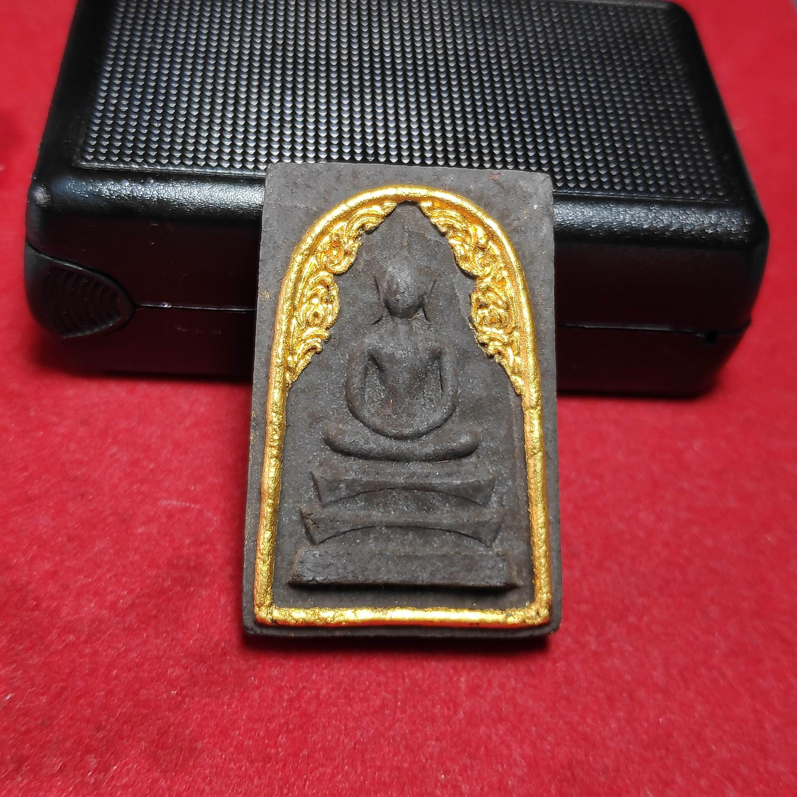 พระสมเด็จงิ้วดำหลวงพ่อทองดำวัดถ้ำตะเพียนทองปี2520