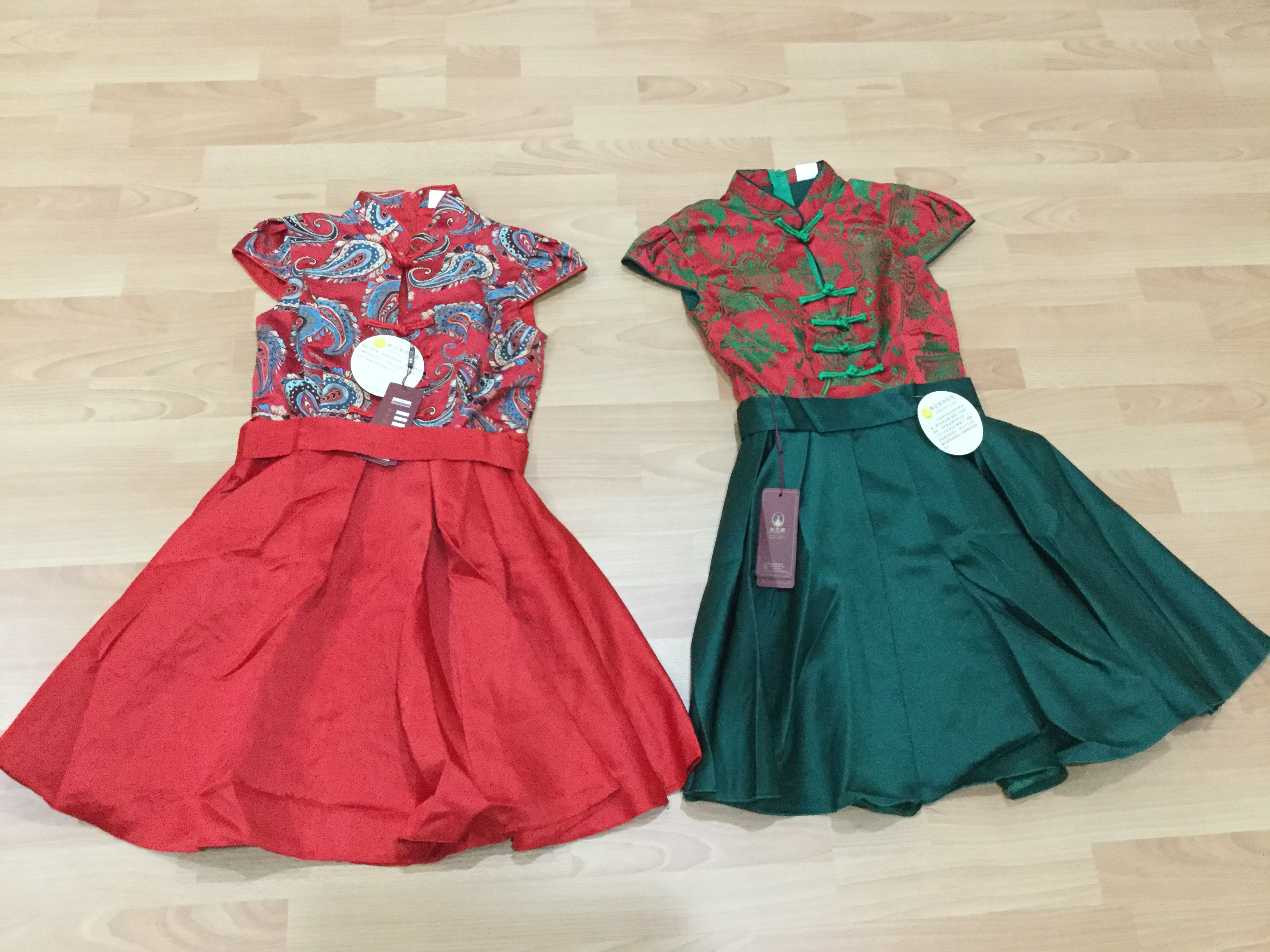 รหัส SOD 98 กี่เพ้าสั้น สีแดง พร้อมส่ง