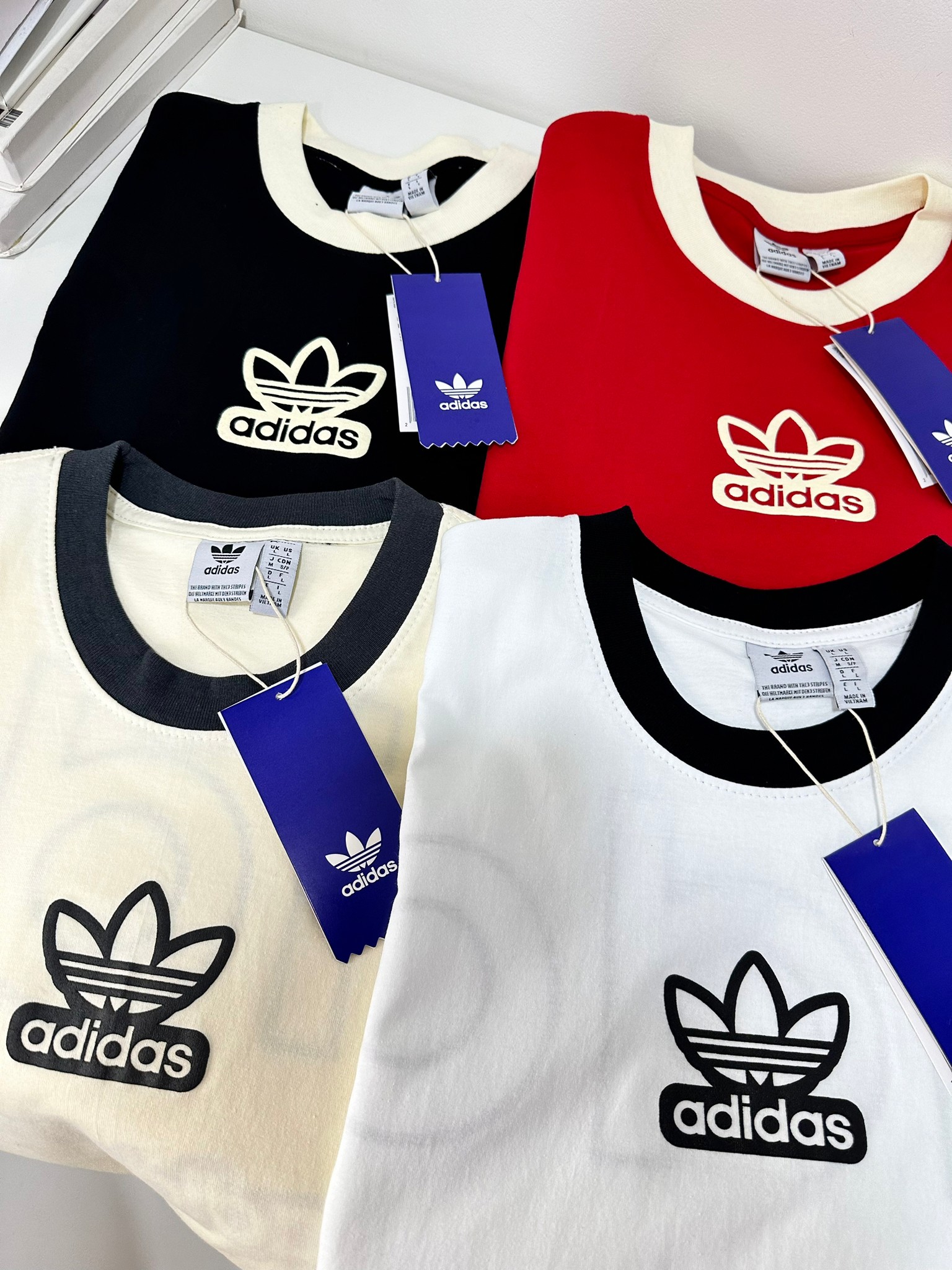 TC04 ลายอดิดาส