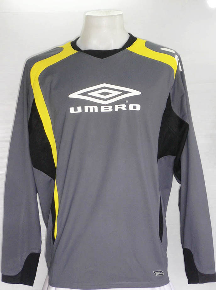 เสื้อซ้อมฟุตบอลแขนยาว UMBRO สีเทา ไซส์ XXL รอบอก 52 นิ้ว