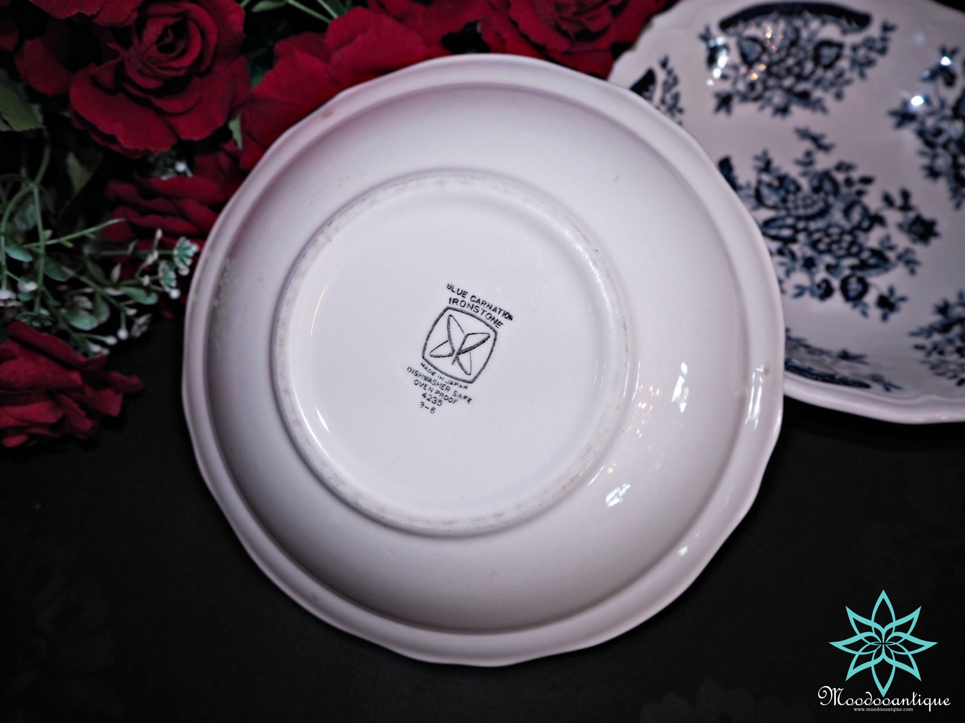 จานขนมแบรนด์ Ironstone Blue Carnation Japan