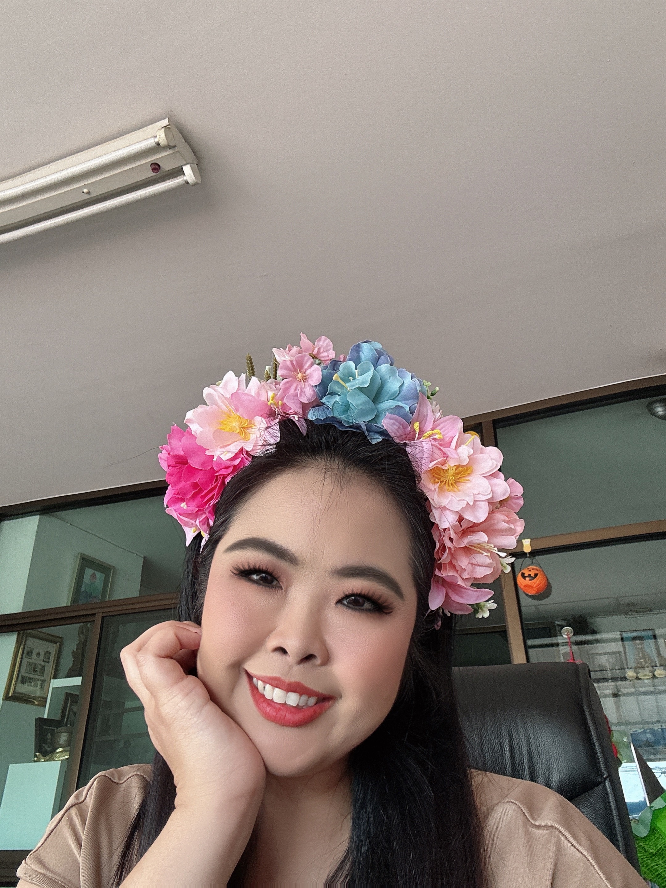 ที่คาดผมดอกไม้สีชมพูฟ้า ใส่ได้ทั้งเด็กและผู้ใหญ่