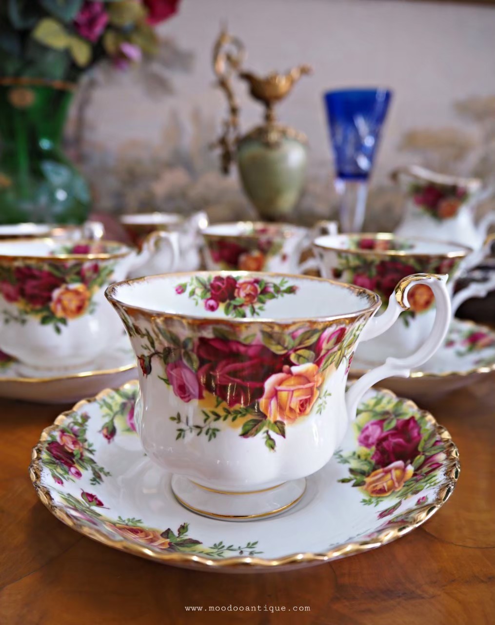 Old Country Roses Royal Albert bone