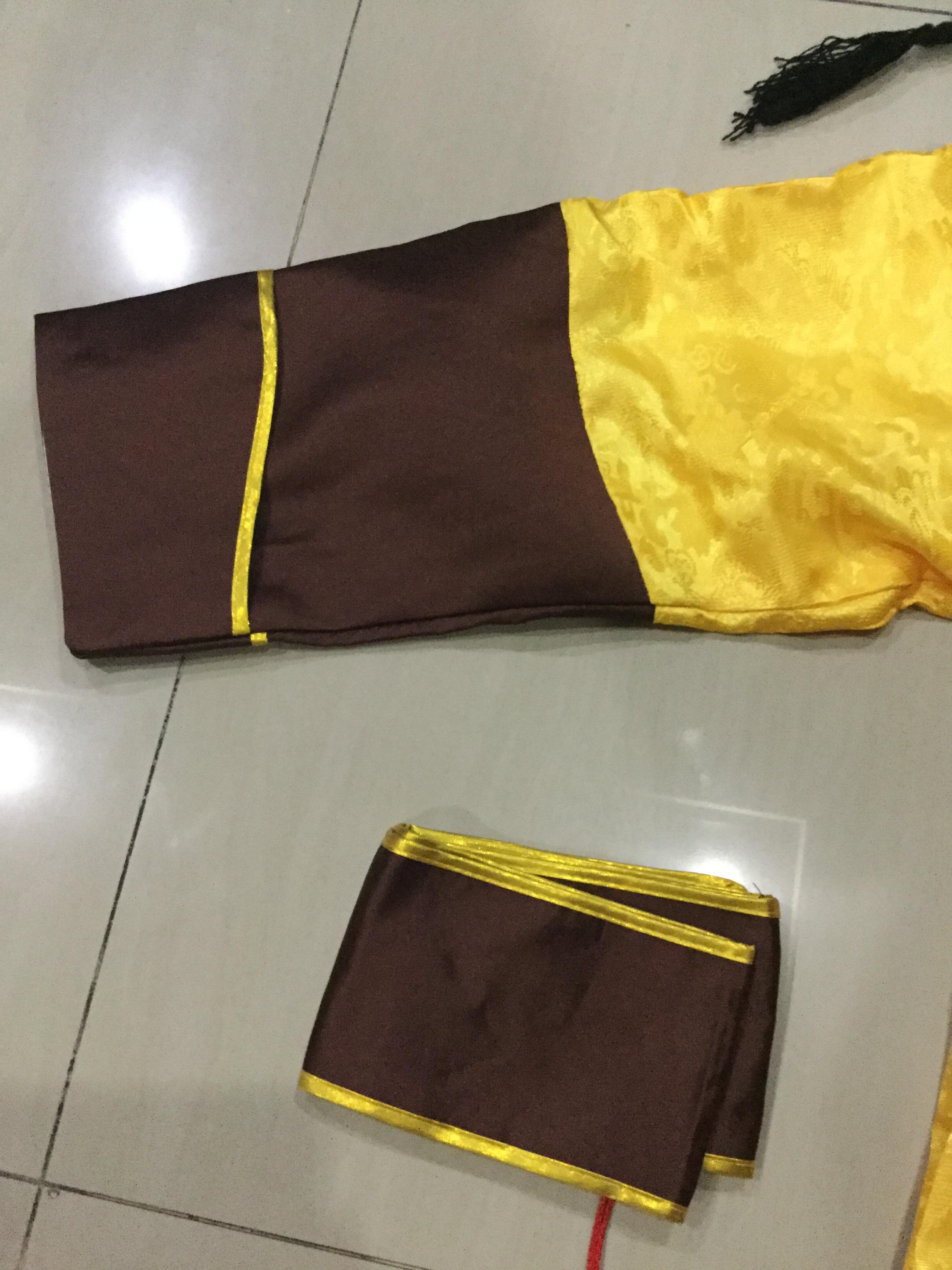 ชุดองค์ชายราชวงศ์ชิง สีเหลือง รหัส.C95 สินค้าพร้อมส่ง