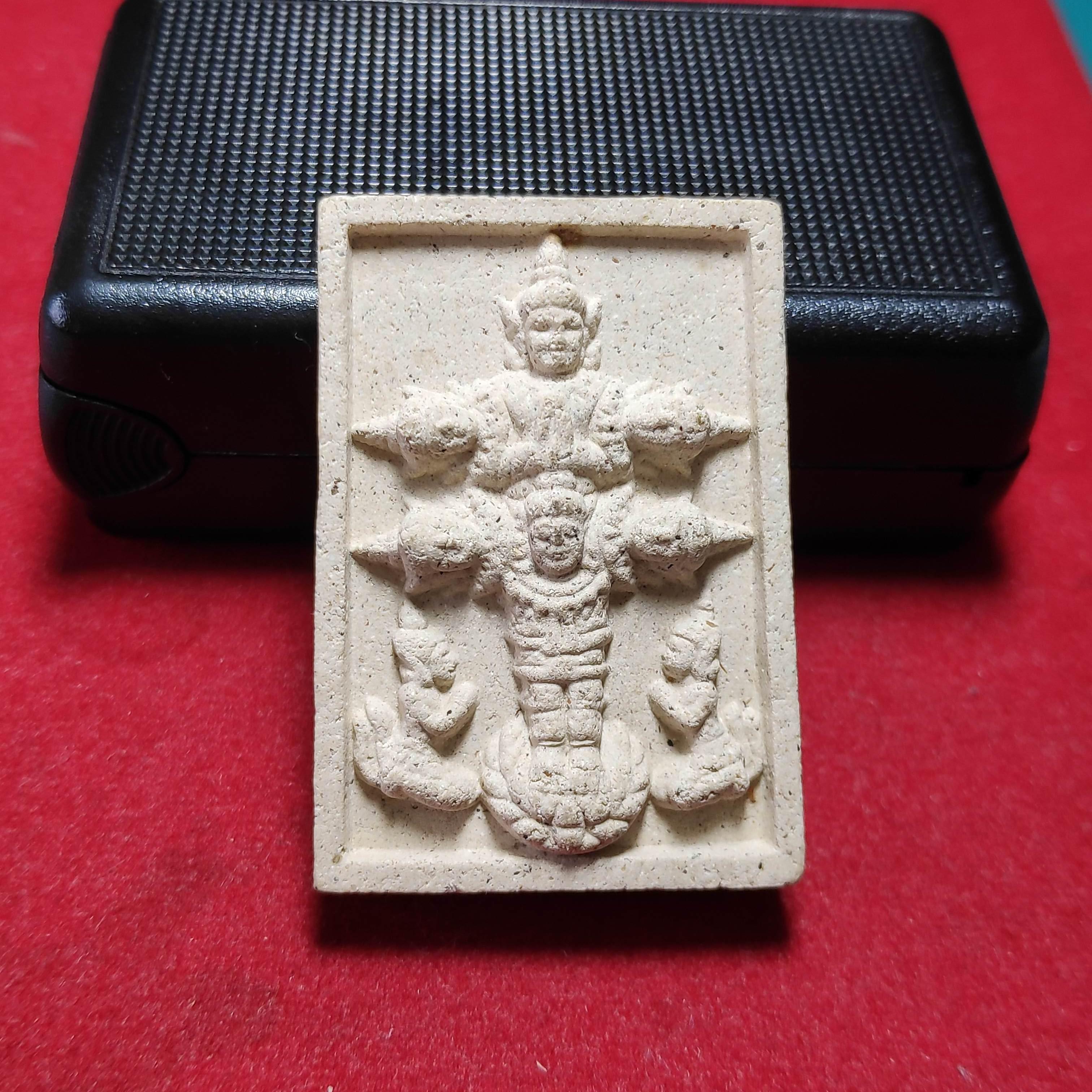 พระผงเทวดา6เศียรหลวงพ่อสาครวัดหนองกรับ จ.ระยองปี2548