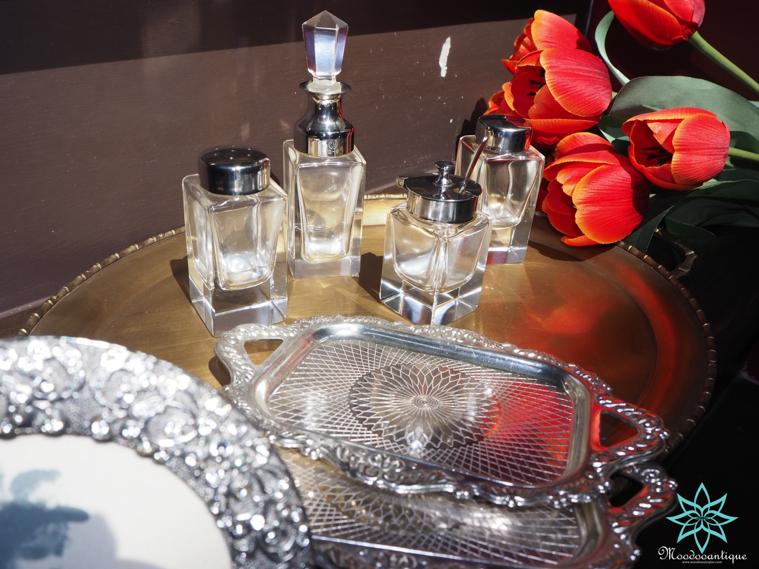 ชุดเครื่องปรุงทำจากแก้วและสแตนเลส