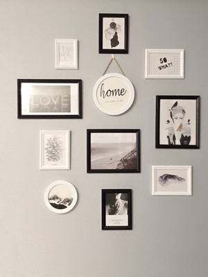 ชุดกรอบรูปติดผนัง Vertical set 11 (Black&White-Nordic) กรอบรูปไม้ 9 ชิ้นพร้อมภาพตามแบบ + รูปแคนวาส 2 ชิ้นและวัสดุติดตั้ง