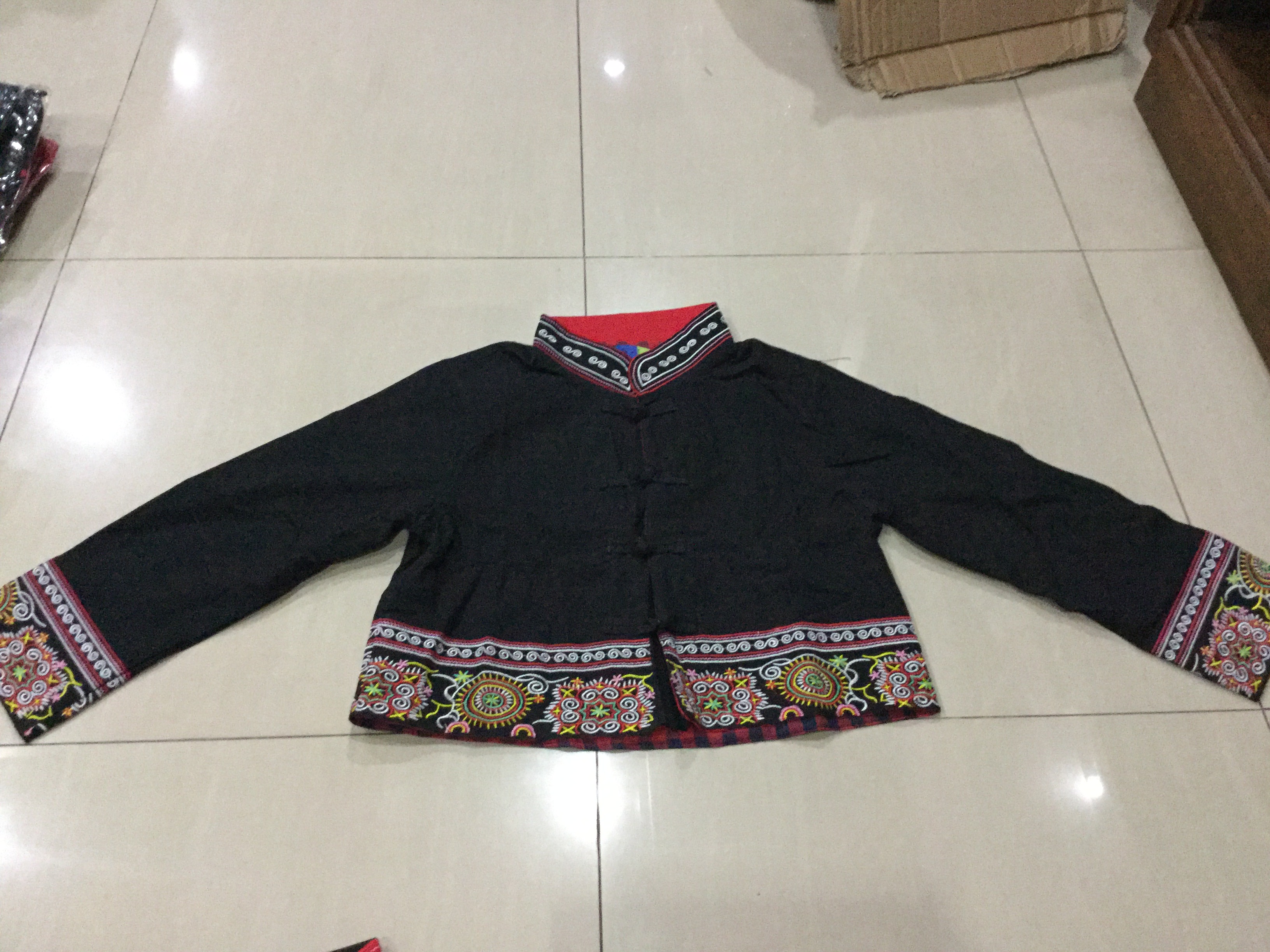 เสื้อจีนหญิงลายปัก สีดำ รหัส SH 65 สินค้าพร้อมส่ง