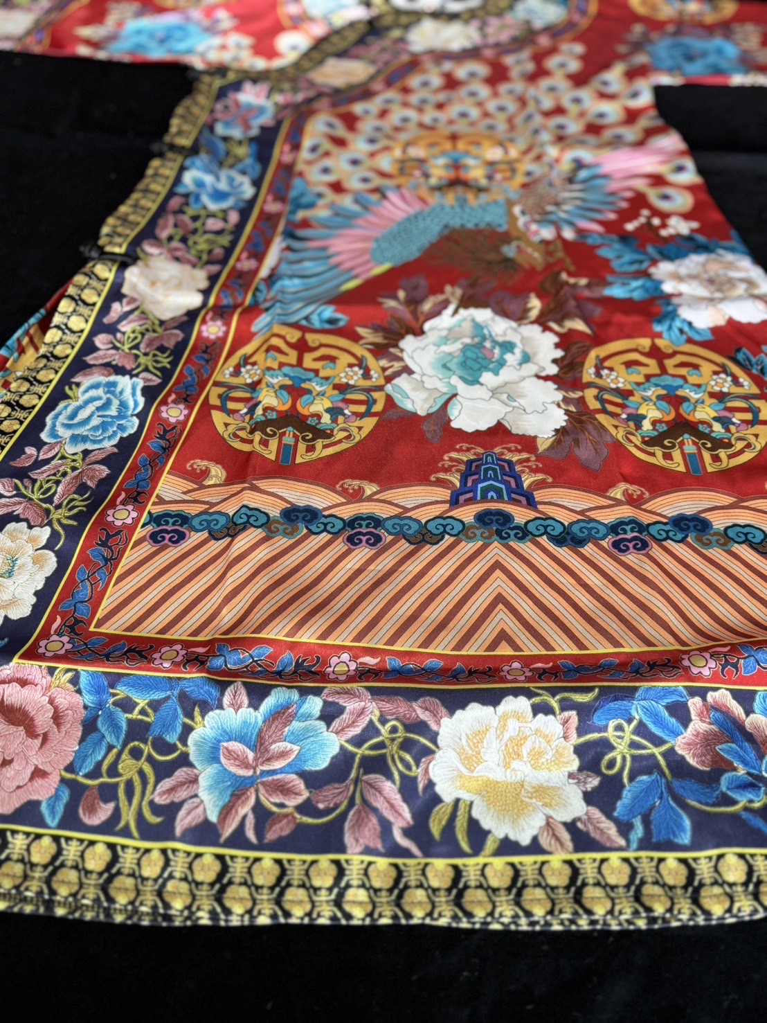 ชุดราชวงค์ชิงสีแดง