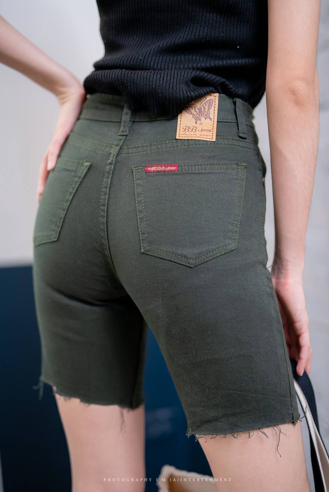 กางเกงยีนส์ 3 ส่วน สีดำ ปาดข้าง-BB13